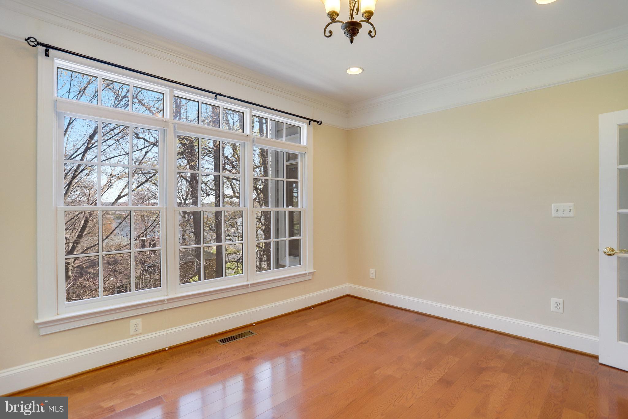 Real estate listing preview #34