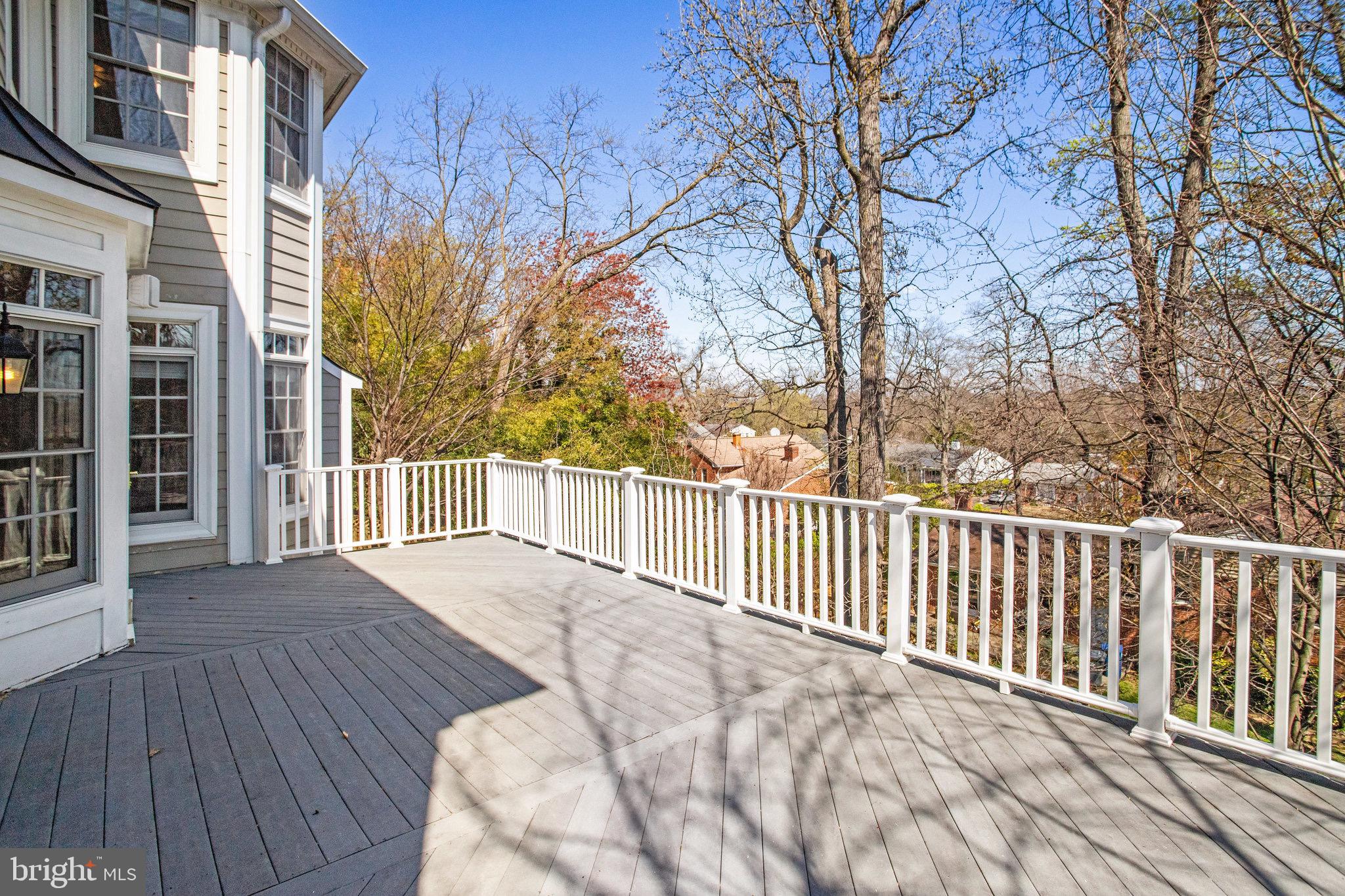 Real estate listing preview #24