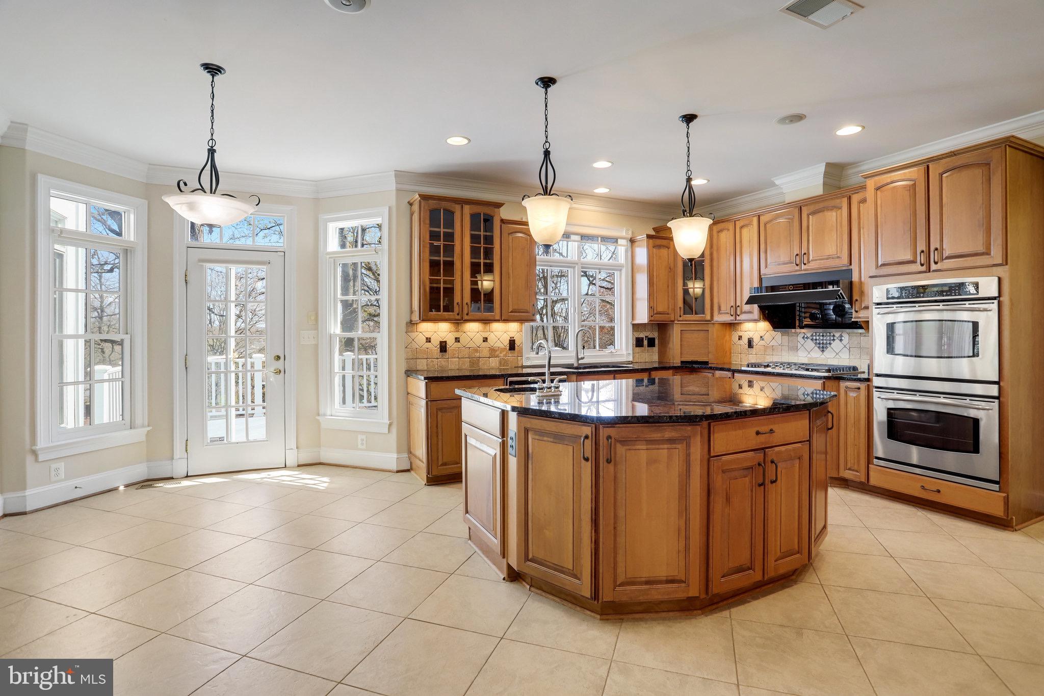 Real estate listing preview #14