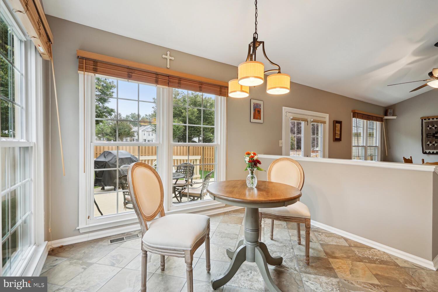 Real estate listing preview #18