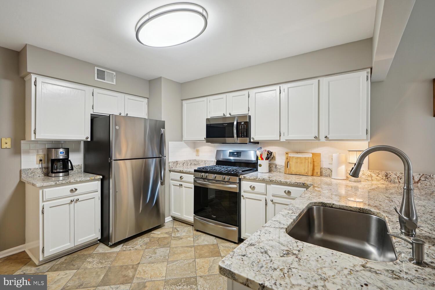 Real estate listing preview #15