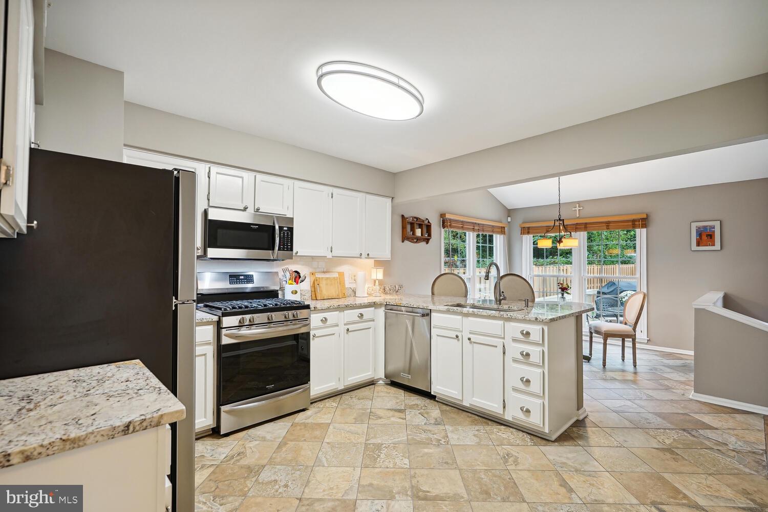 Real estate listing preview #14