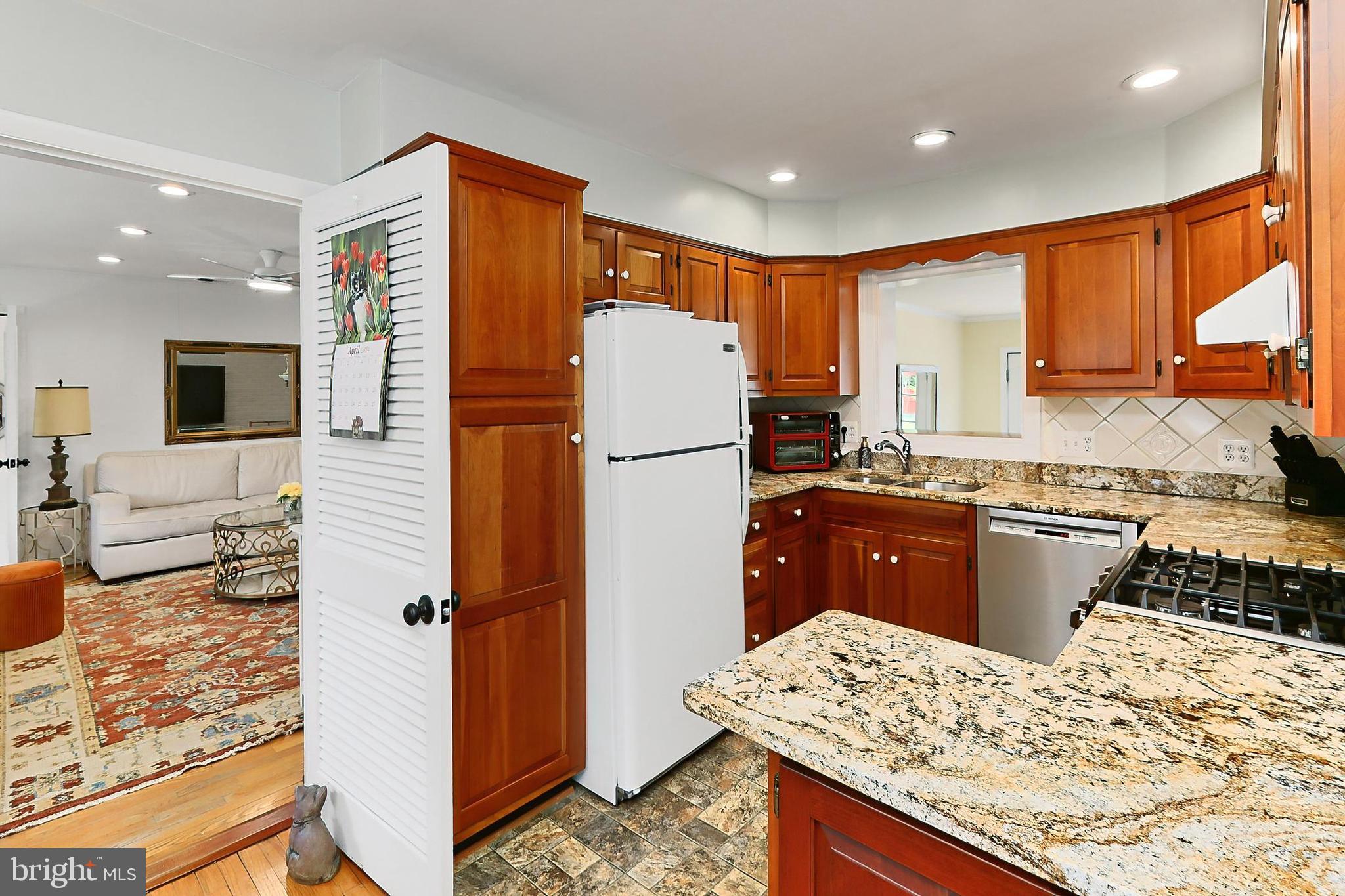 Real estate listing preview #11