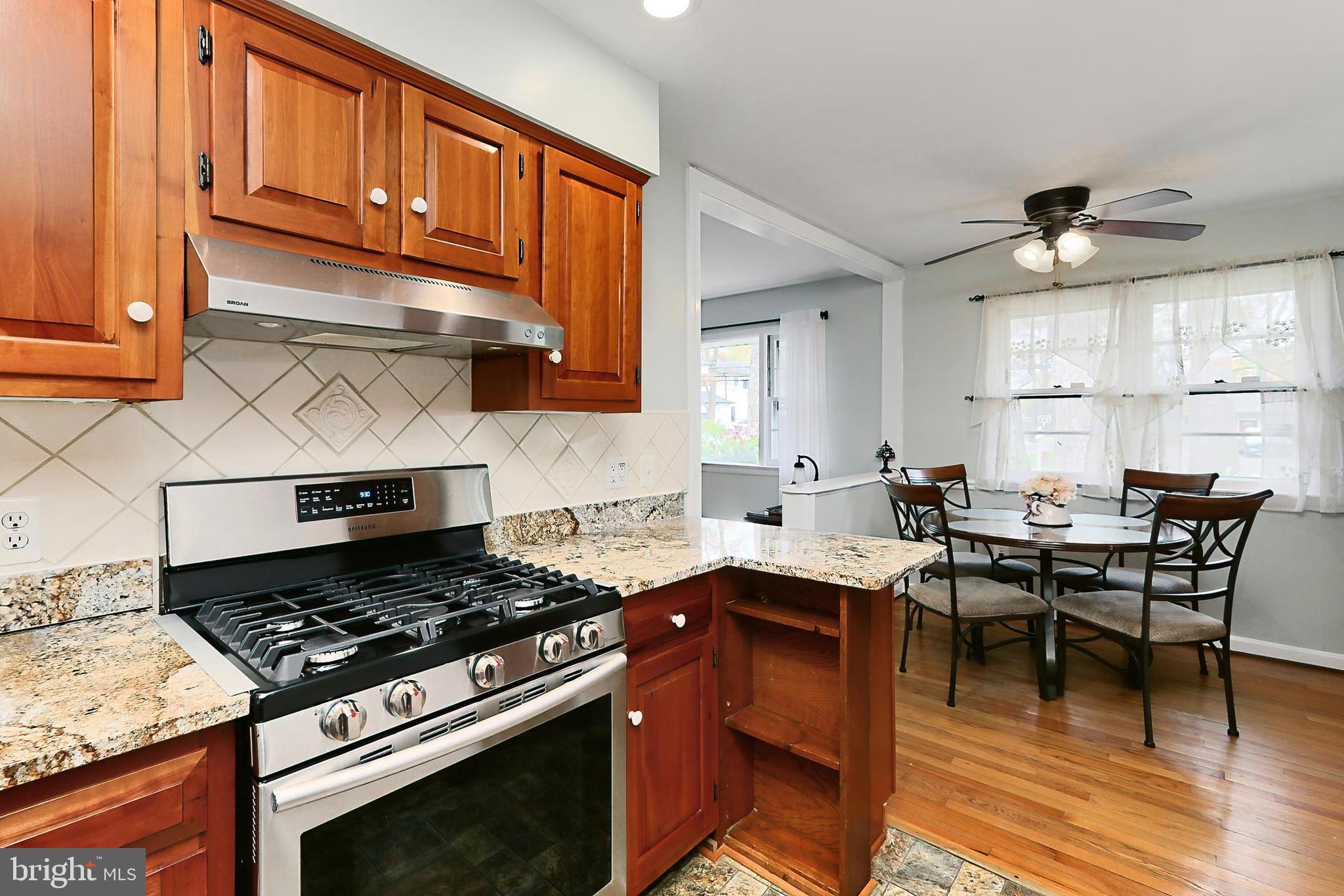 Real estate listing preview #14