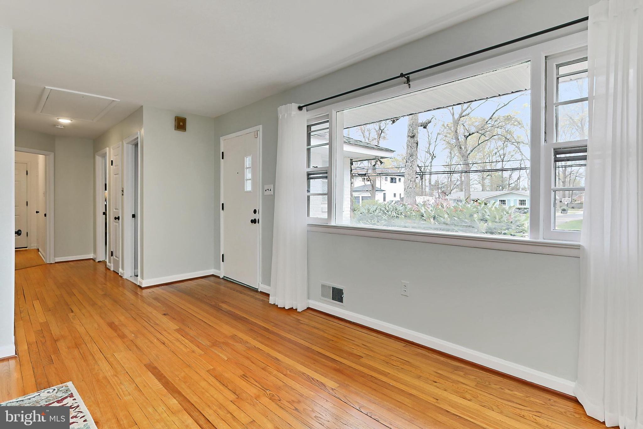 Real estate listing preview #8