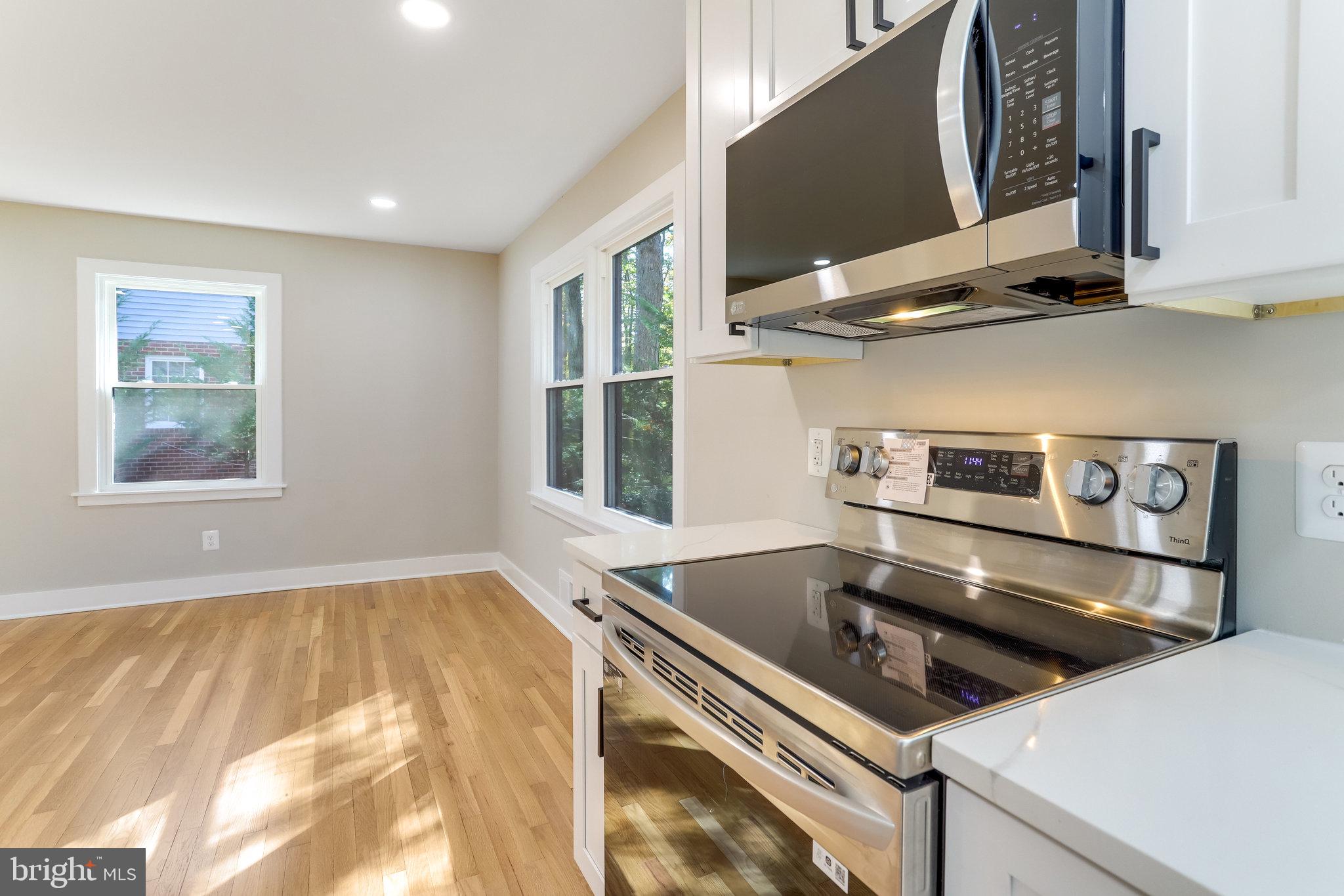 Real estate listing preview #16