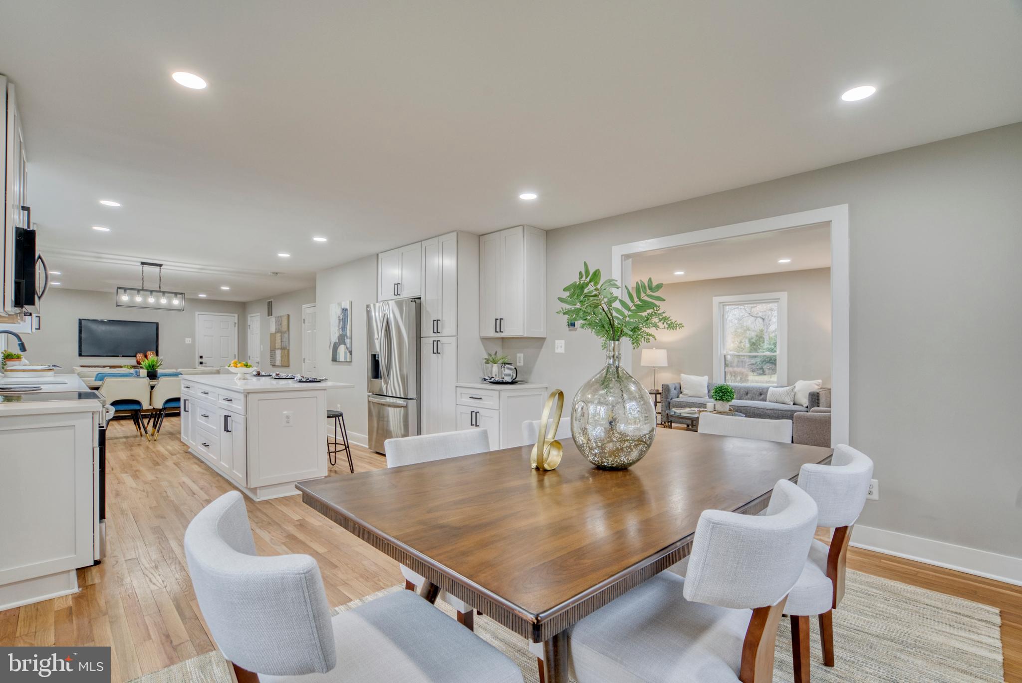 Real estate listing preview #12