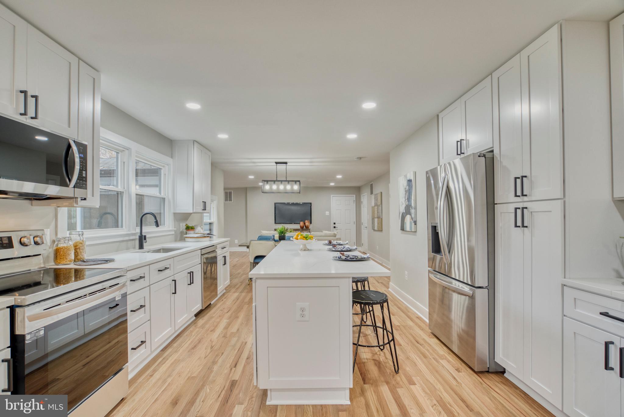 Real estate listing preview #14