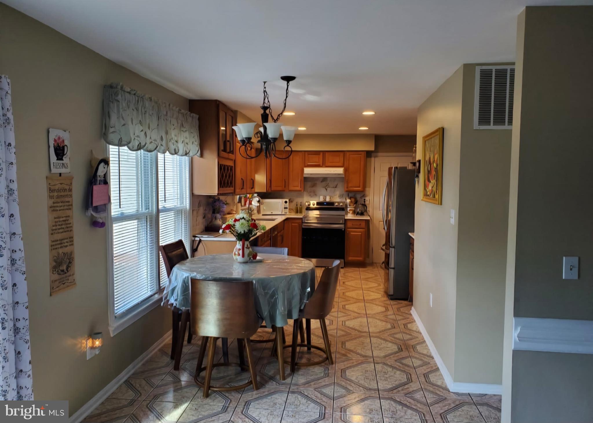 Real estate listing preview #11