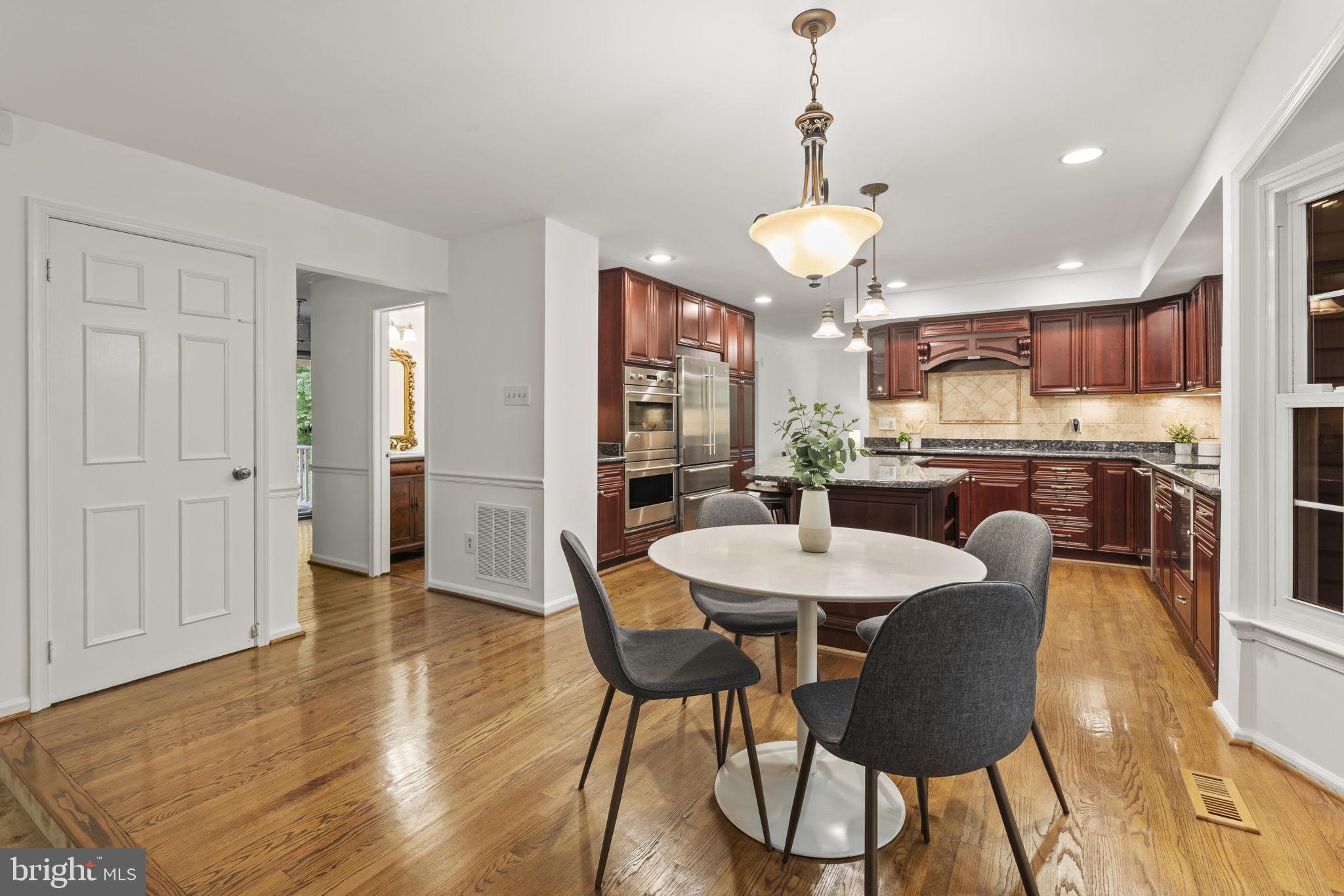 Real estate listing preview #8