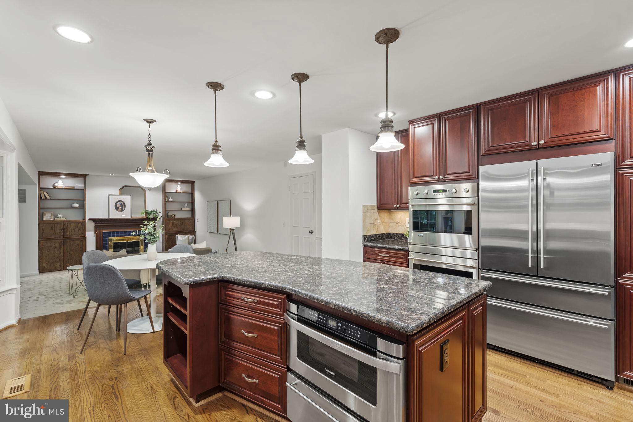 Real estate listing preview #12