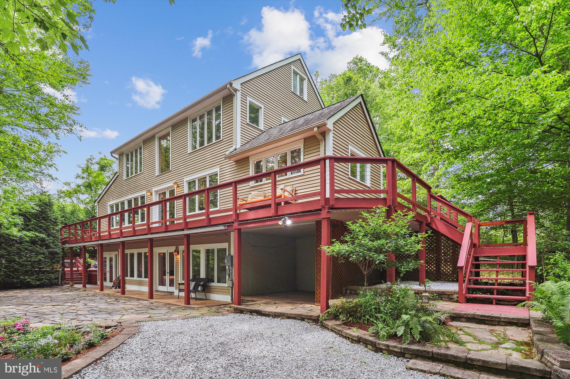 Real estate listing preview #2