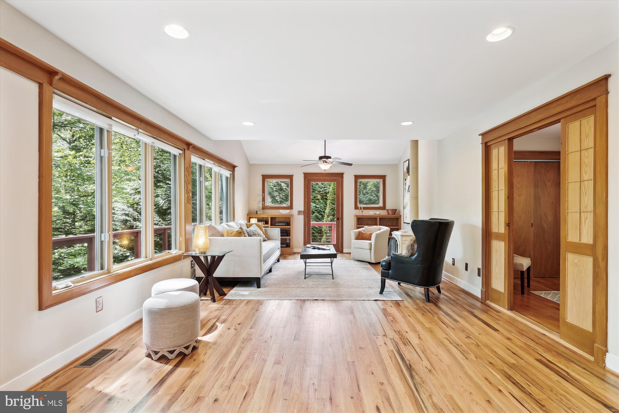 Real estate listing preview #14