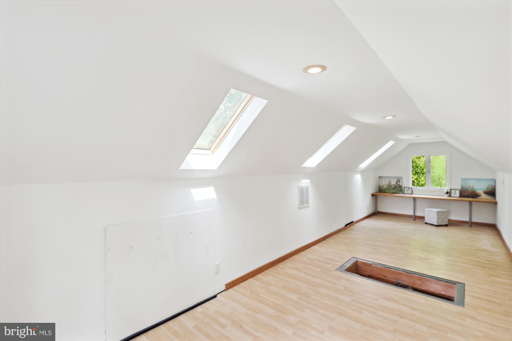 Real estate listing preview #30