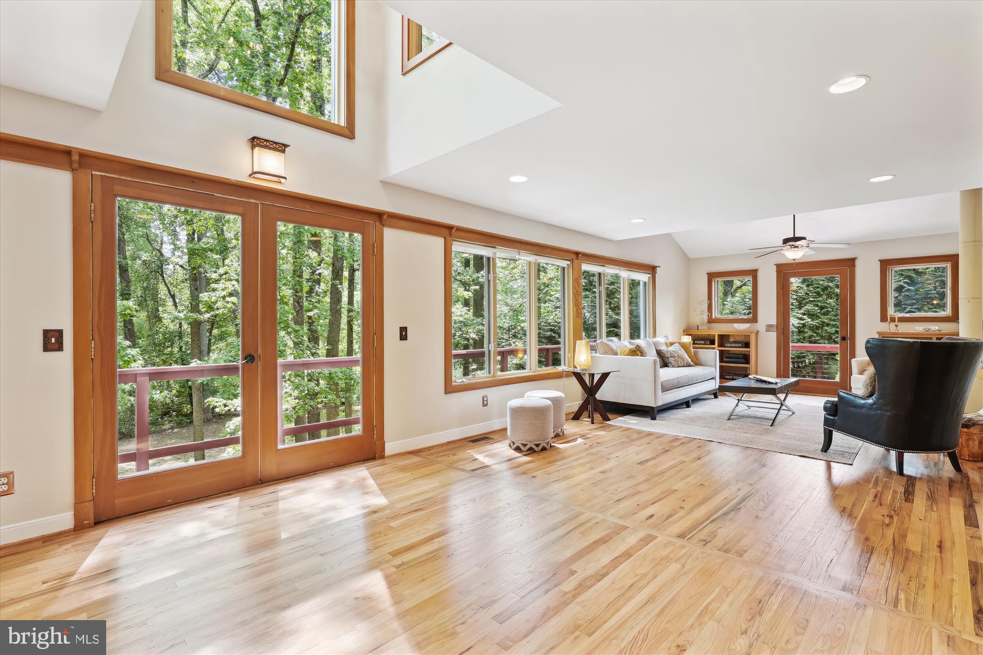 Real estate listing preview #1