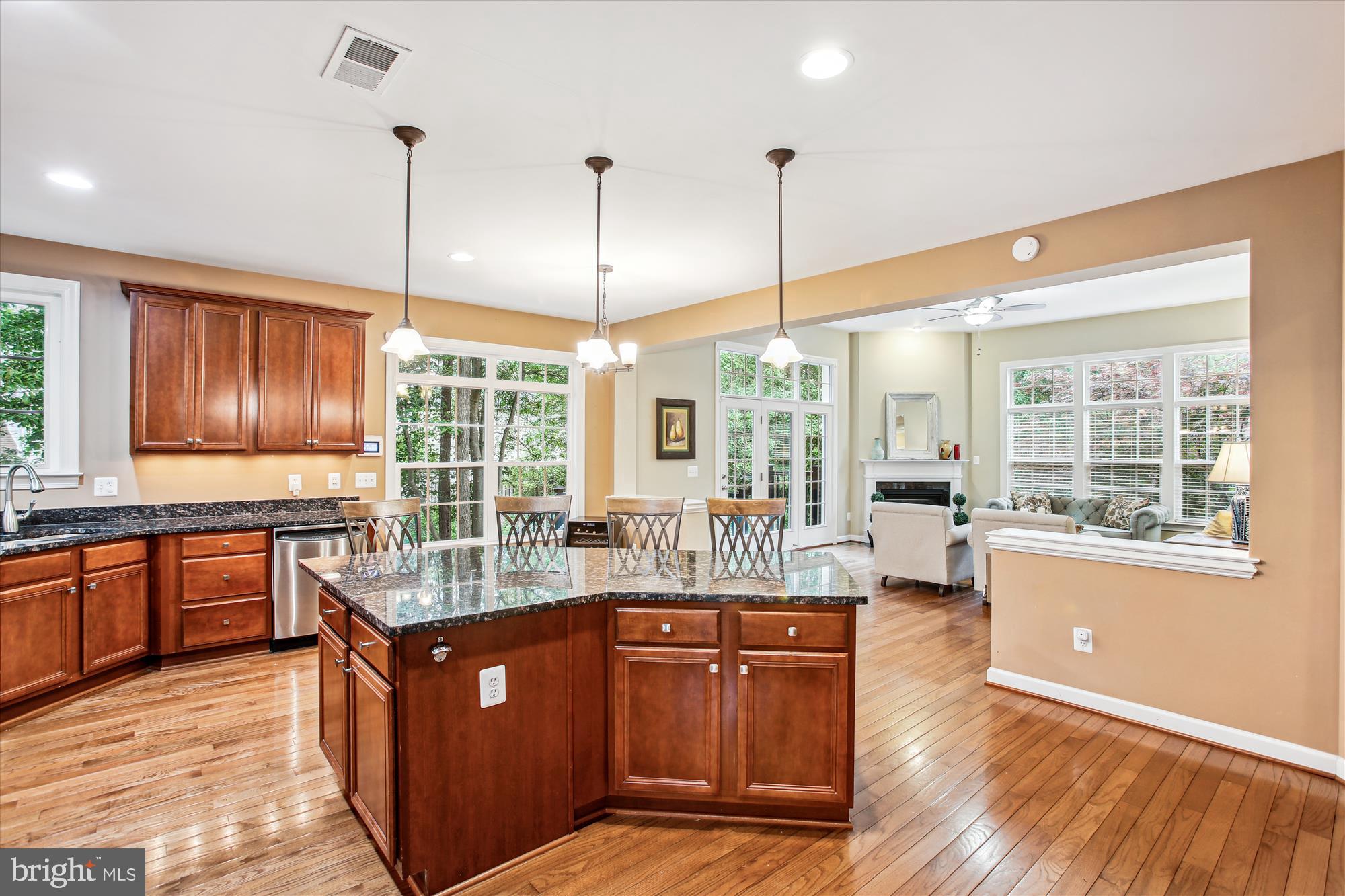 Real estate listing preview #12