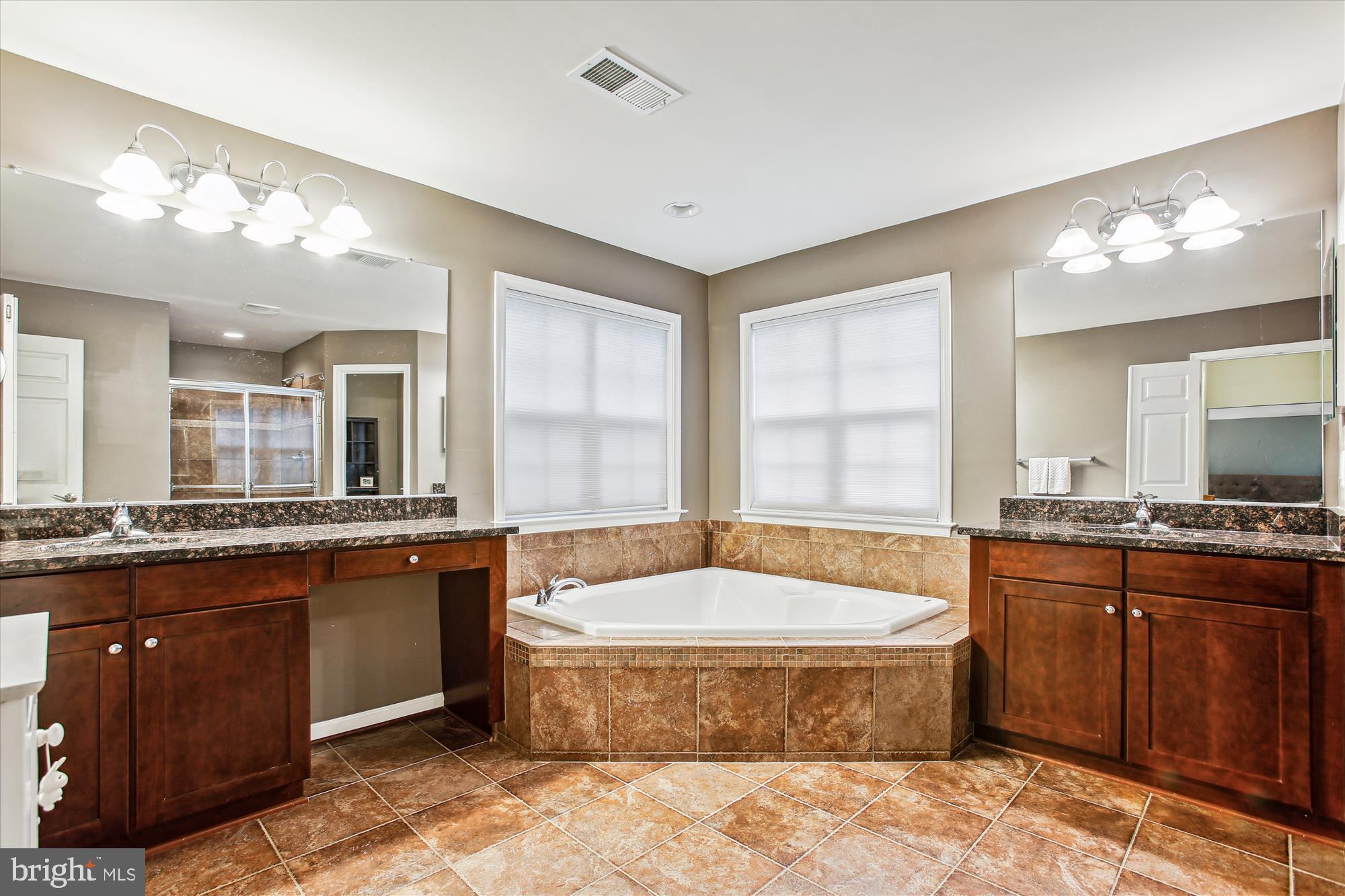 Real estate listing preview #34