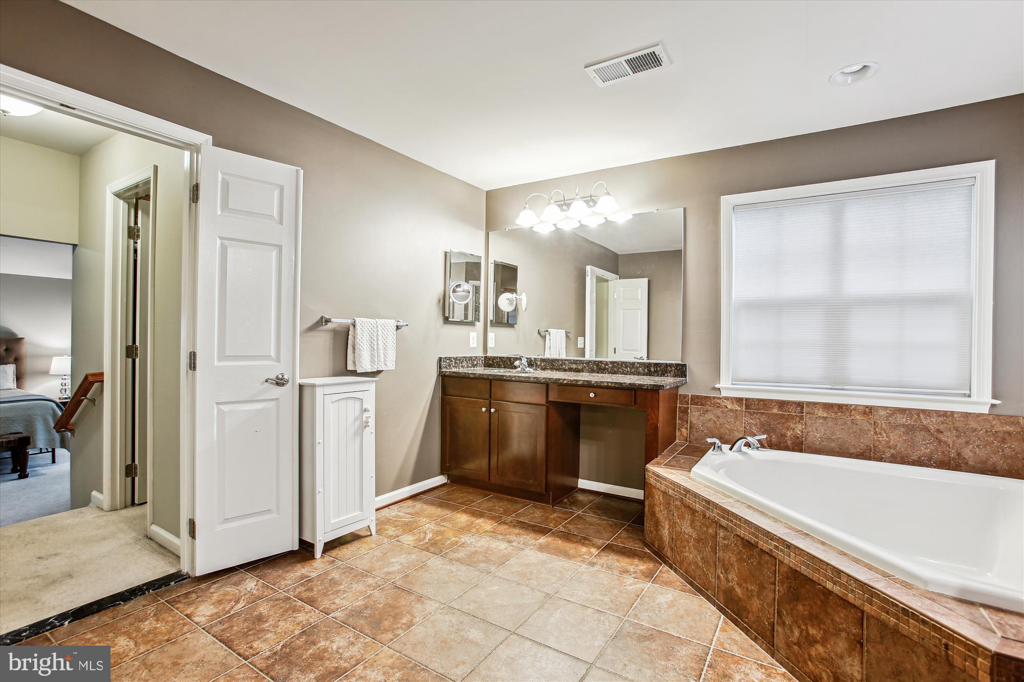 Real estate listing preview #36