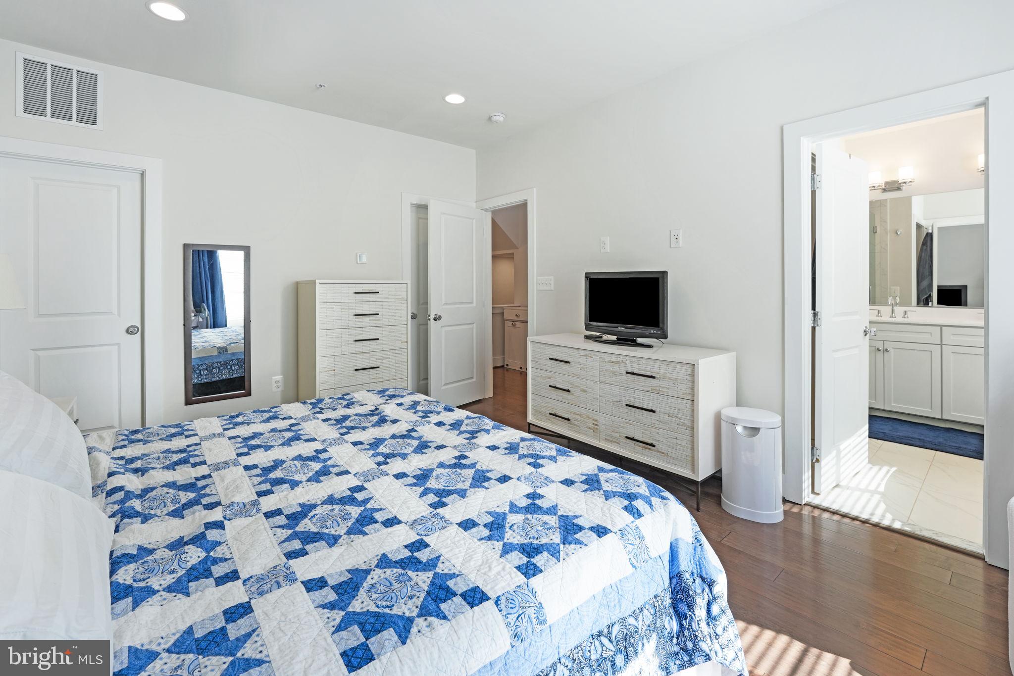 Real estate listing preview #18