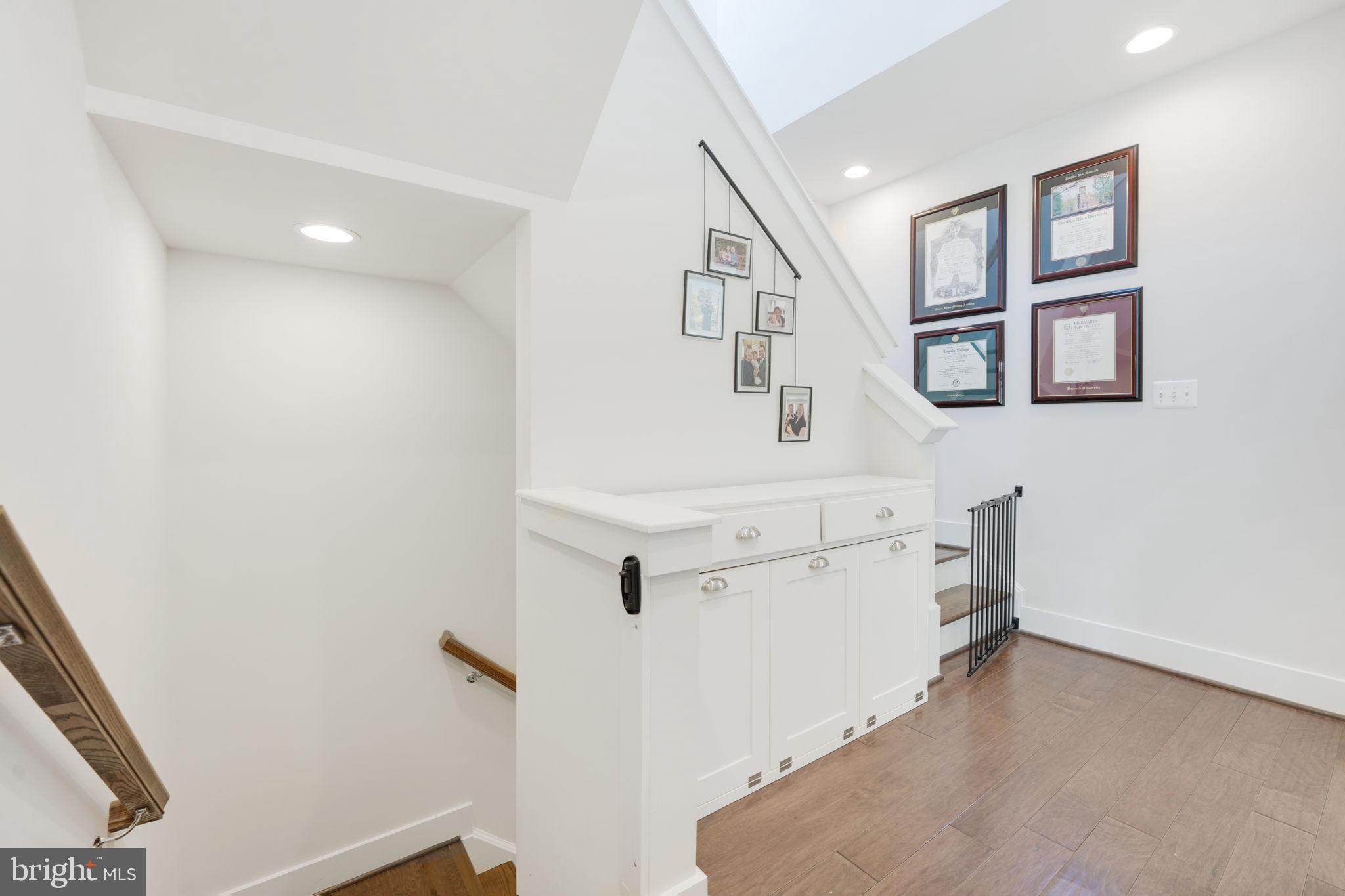 Real estate listing preview #16