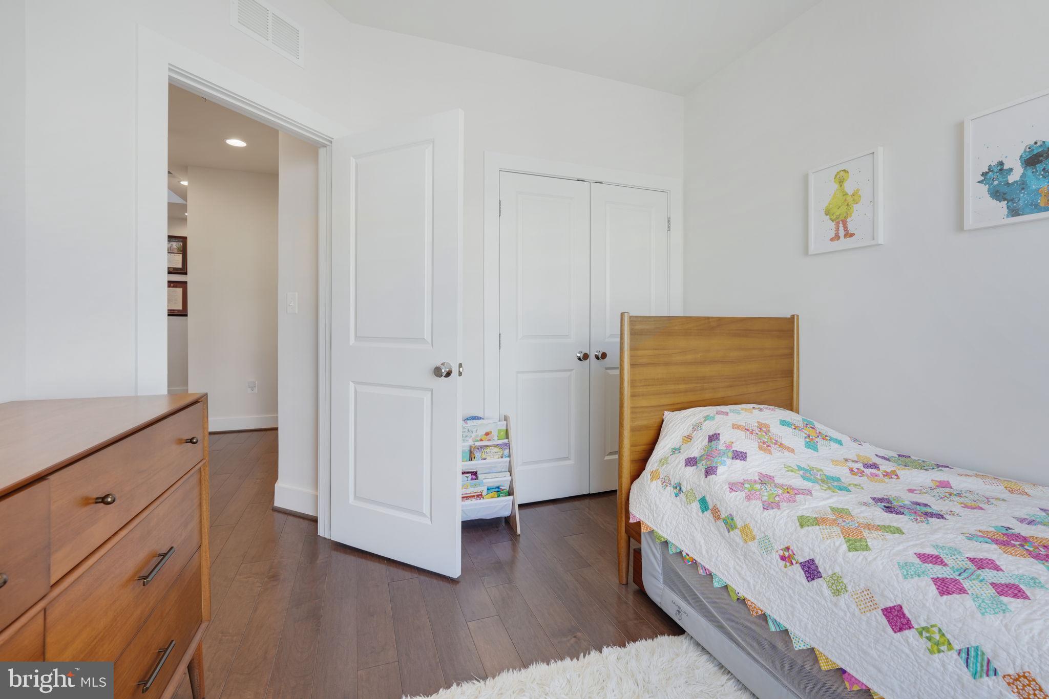 Real estate listing preview #25