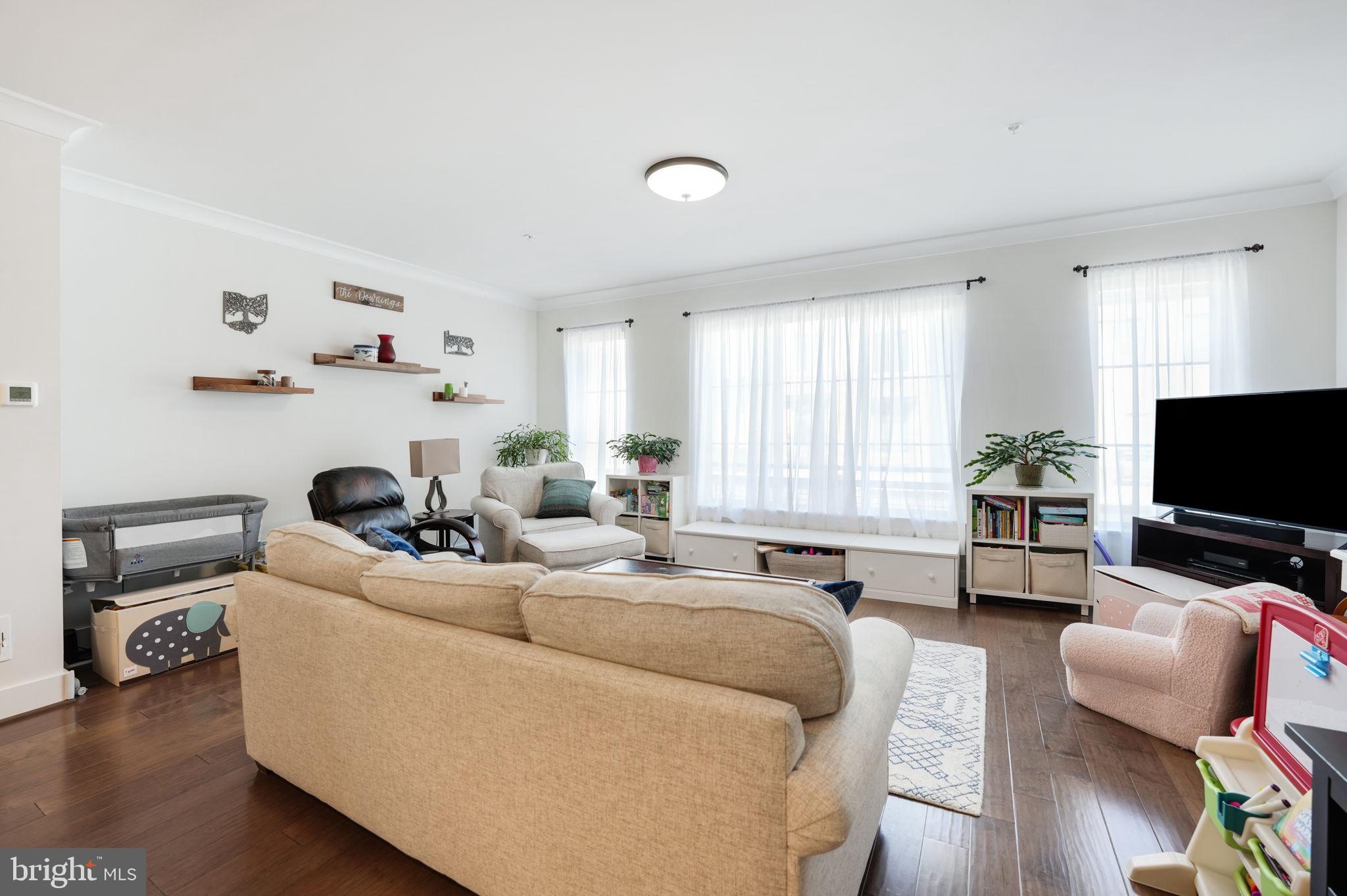 Real estate listing preview #6