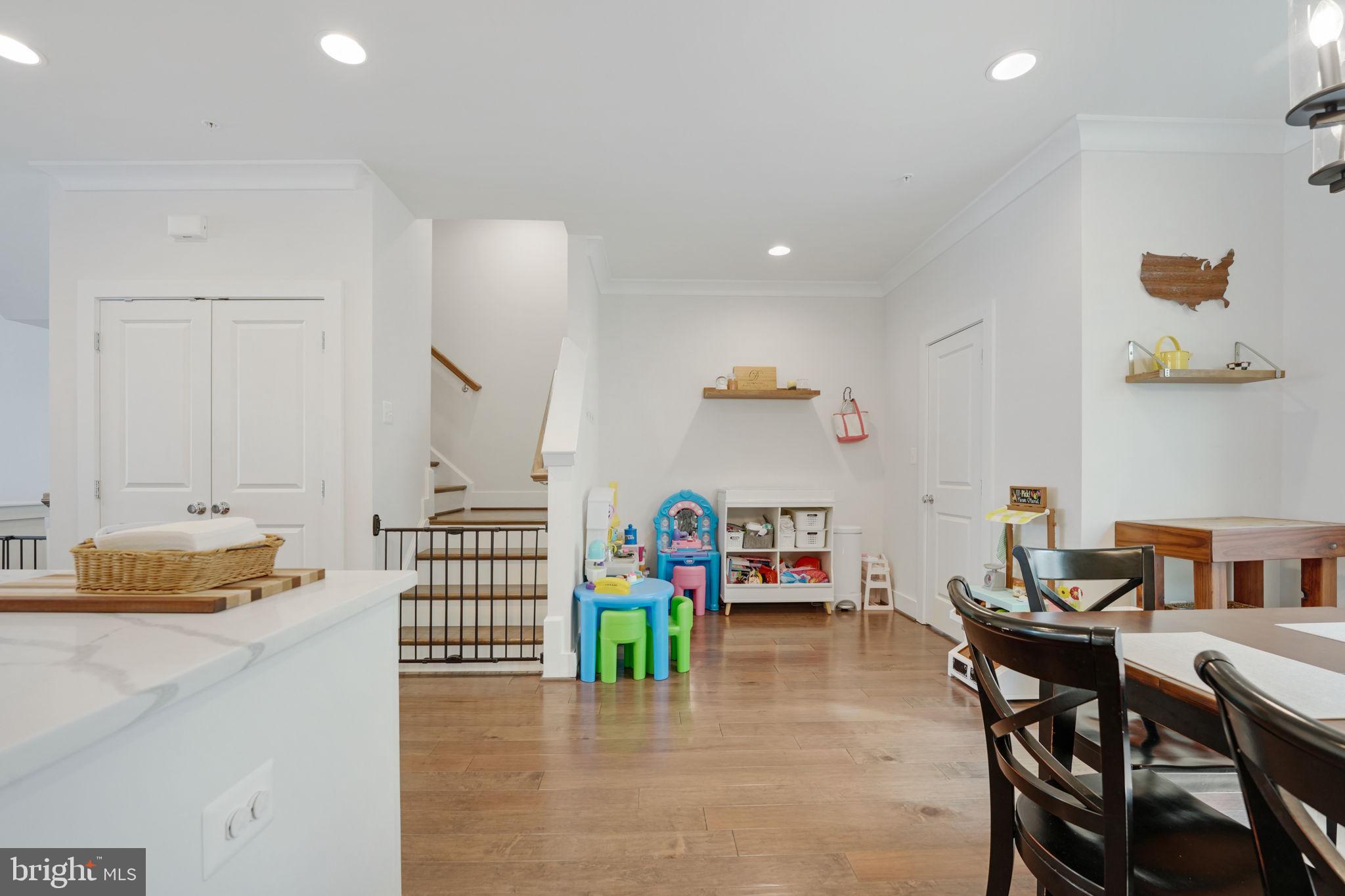 Real estate listing preview #11