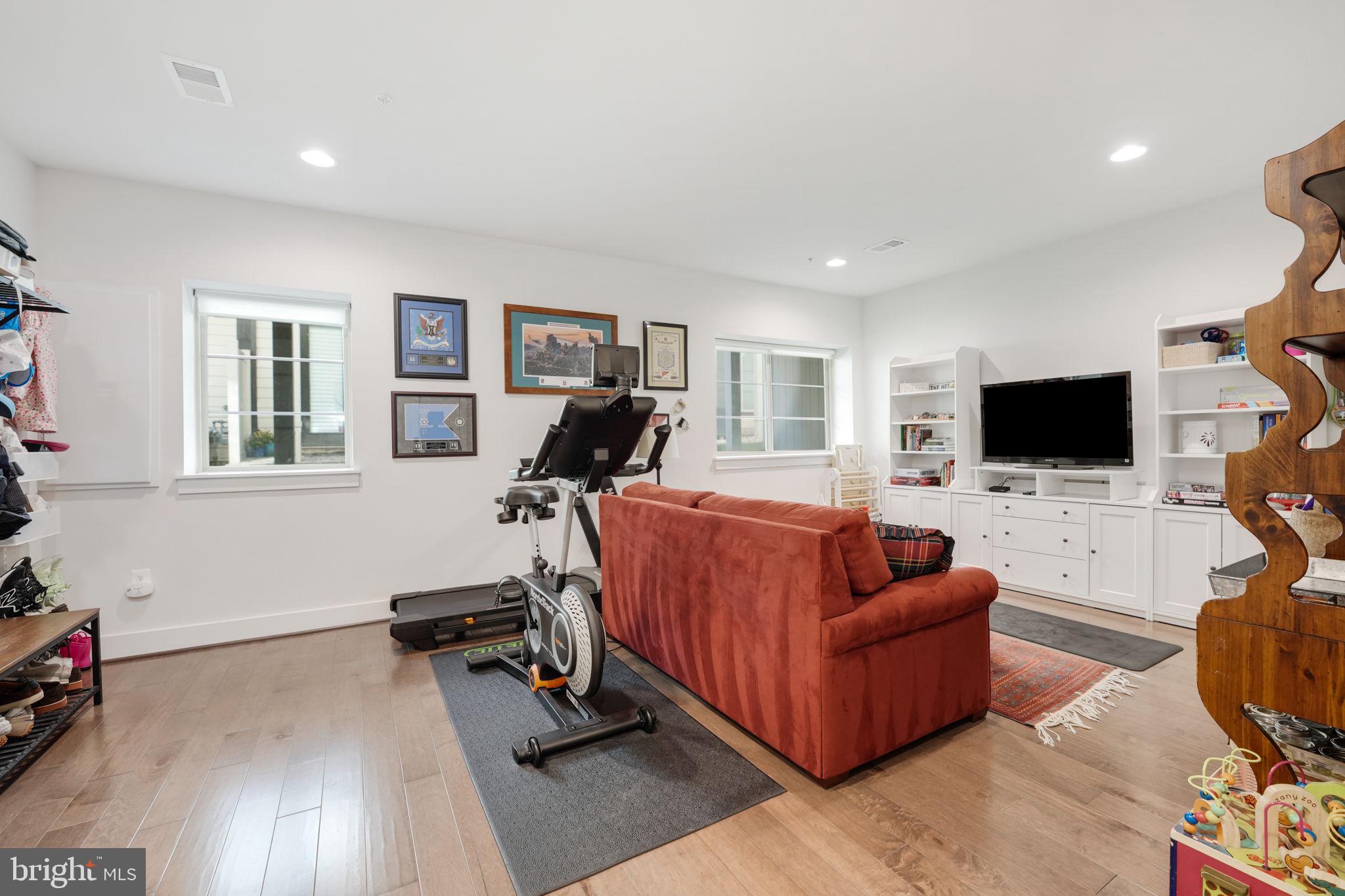 Real estate listing preview #13