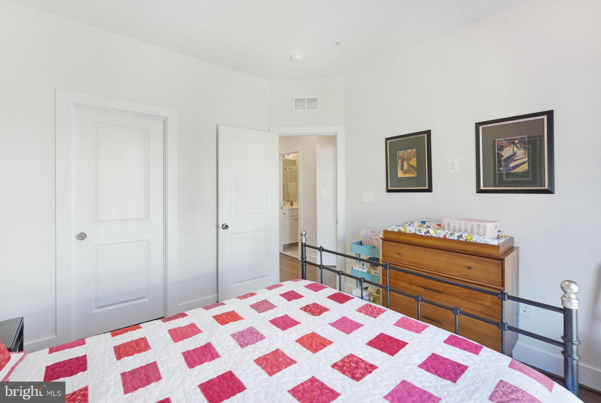 Real estate listing preview #23