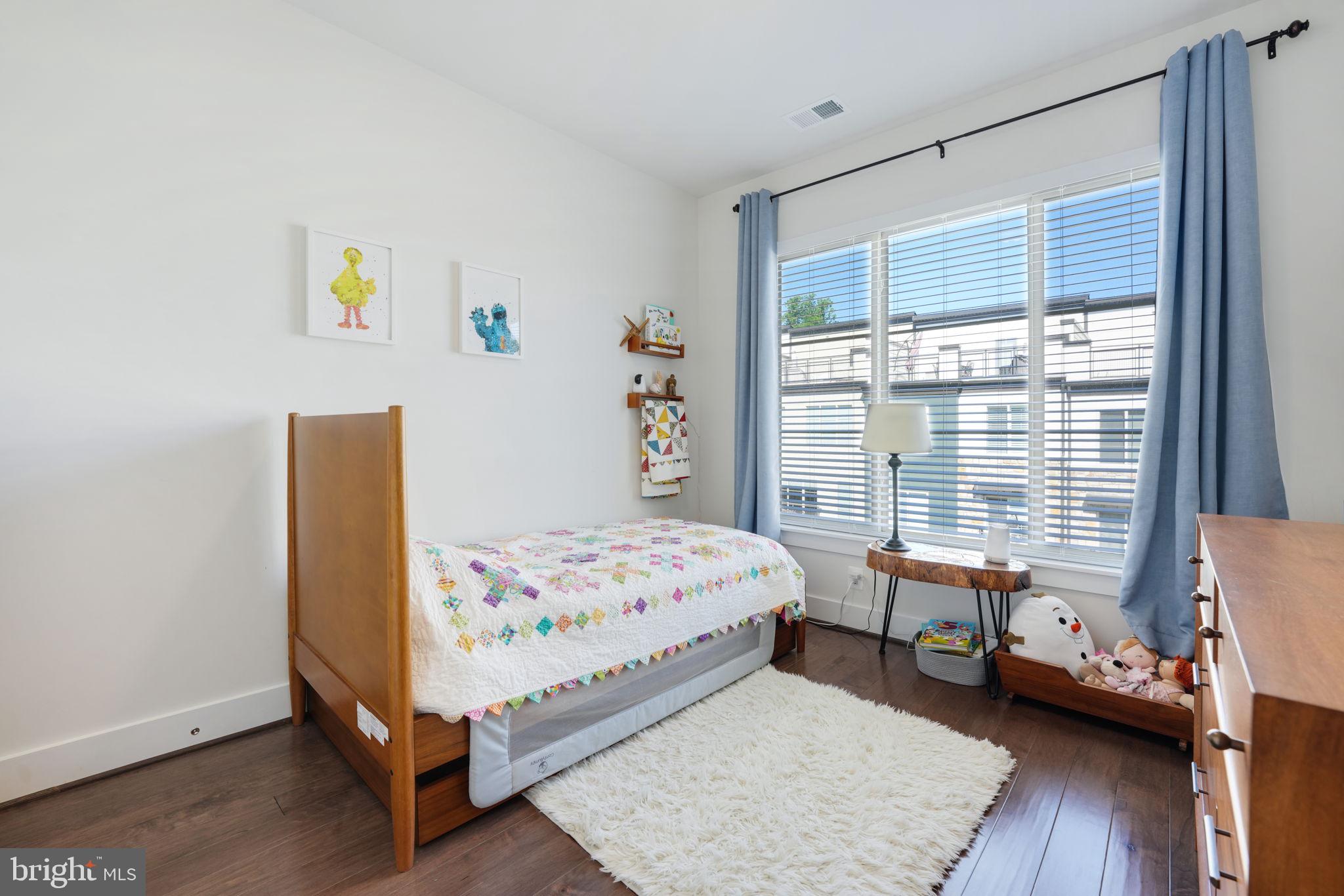 Real estate listing preview #24