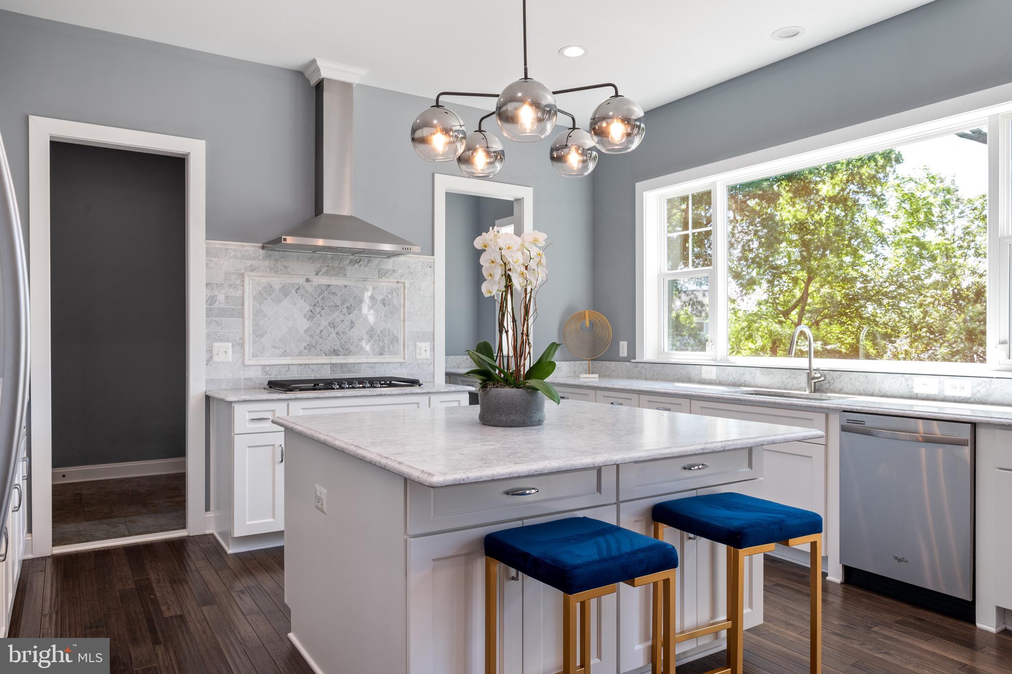 Real estate listing preview #10