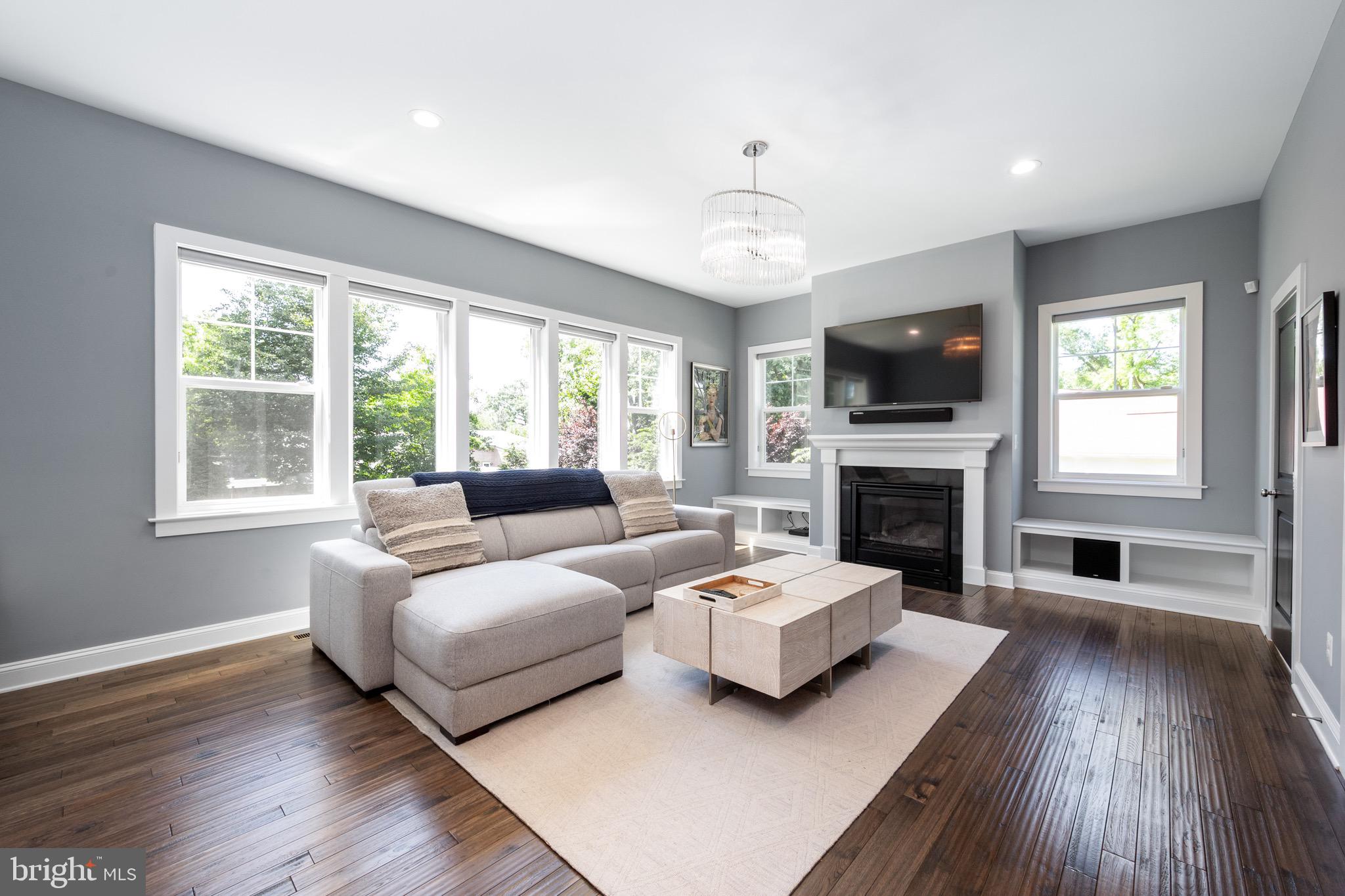 Real estate listing preview #16