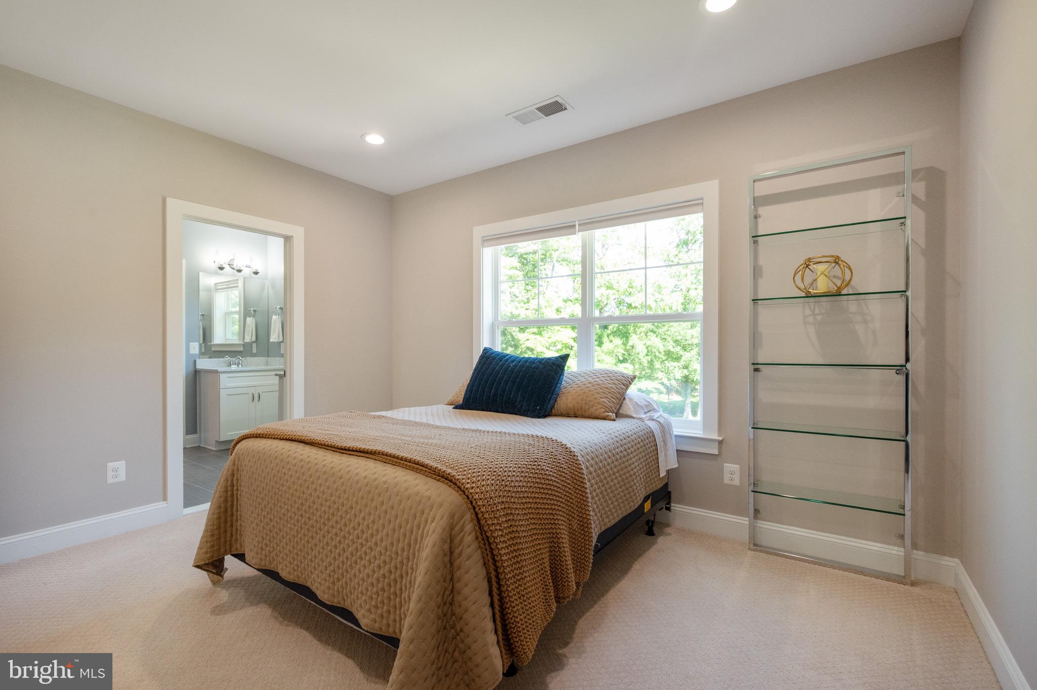 Real estate listing preview #34