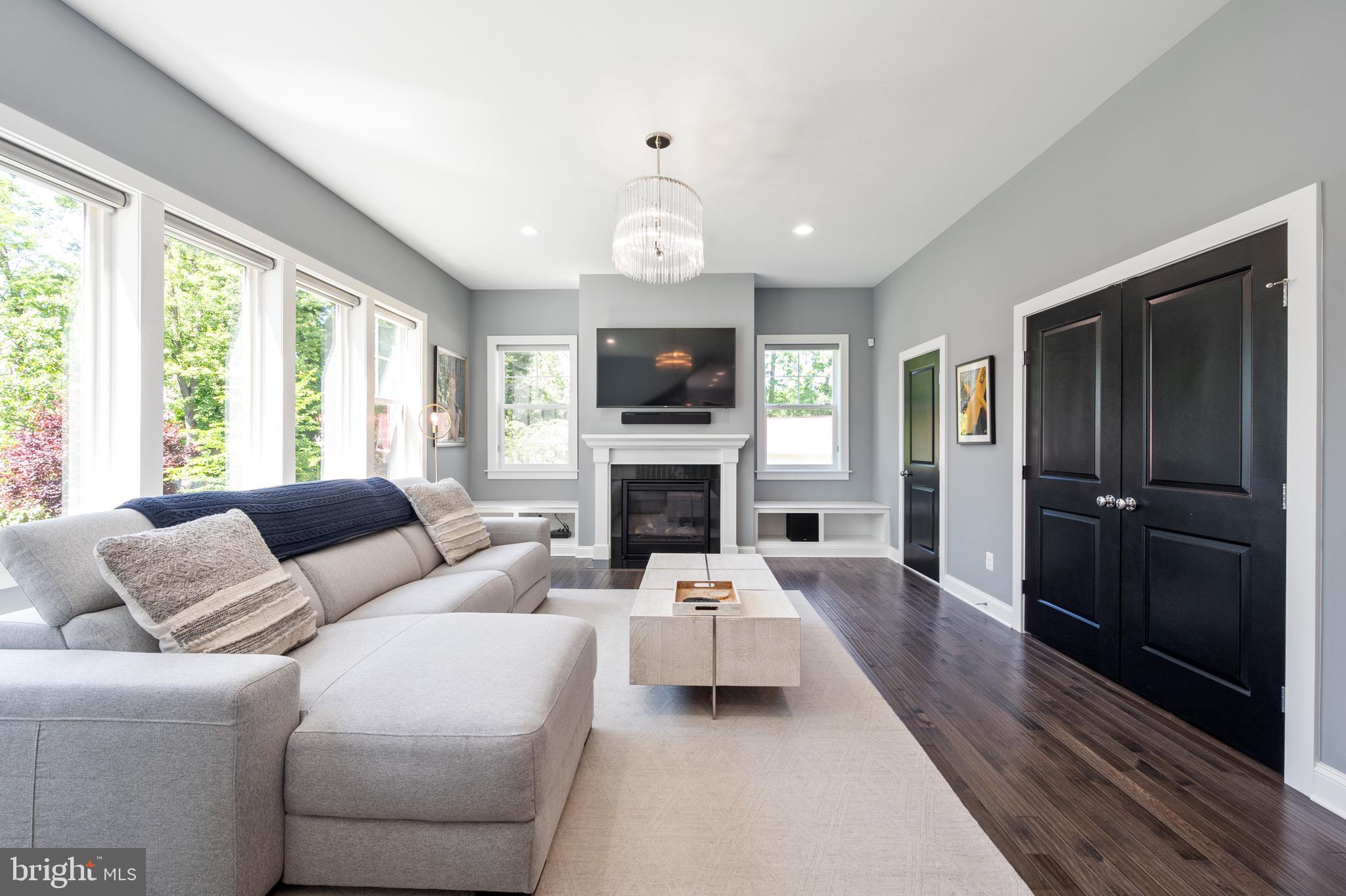 Real estate listing preview #4