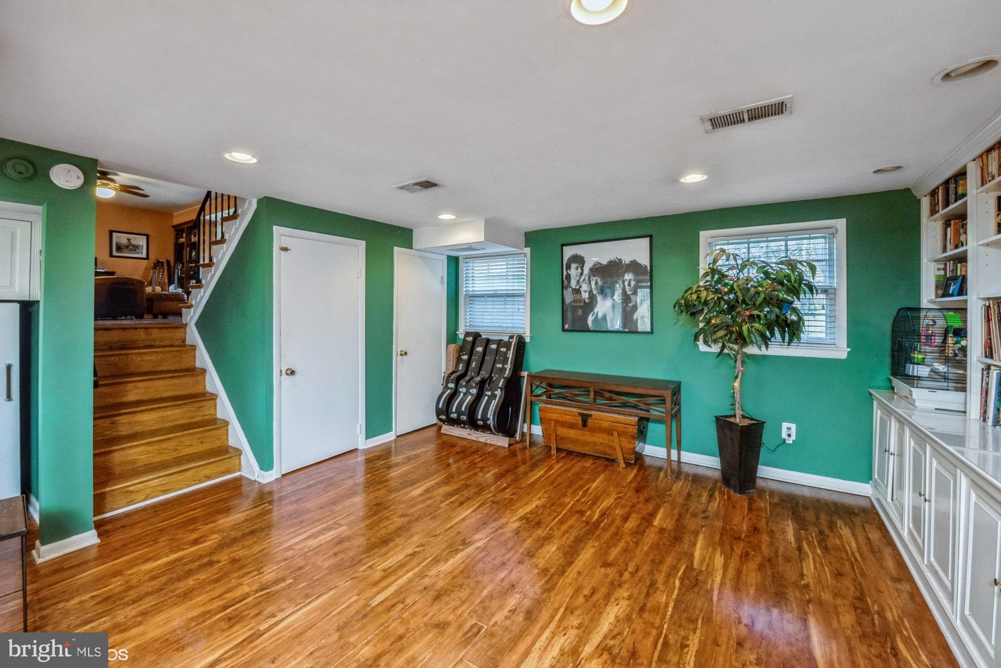 Real estate listing preview #17