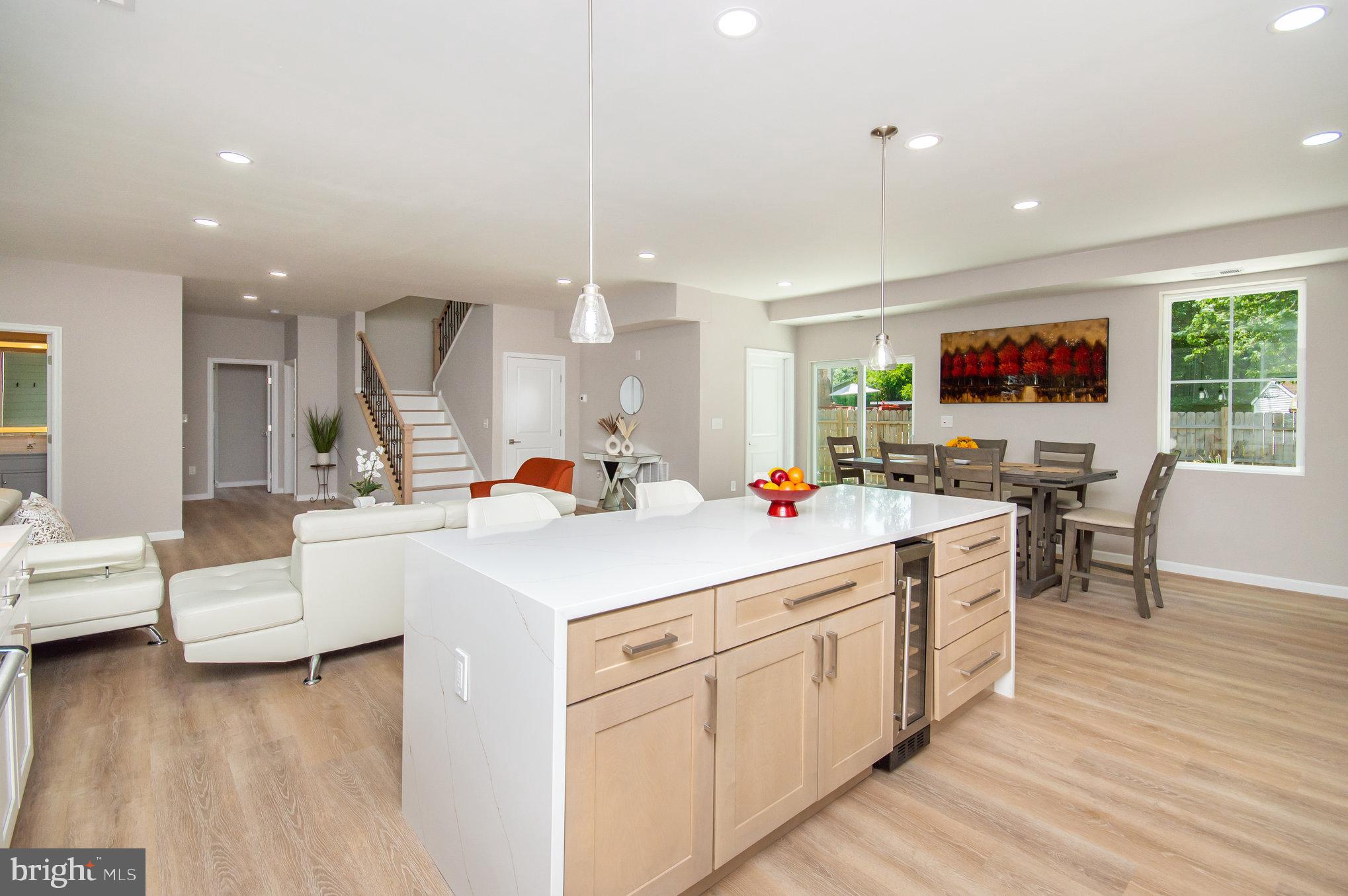 Real estate listing preview #14