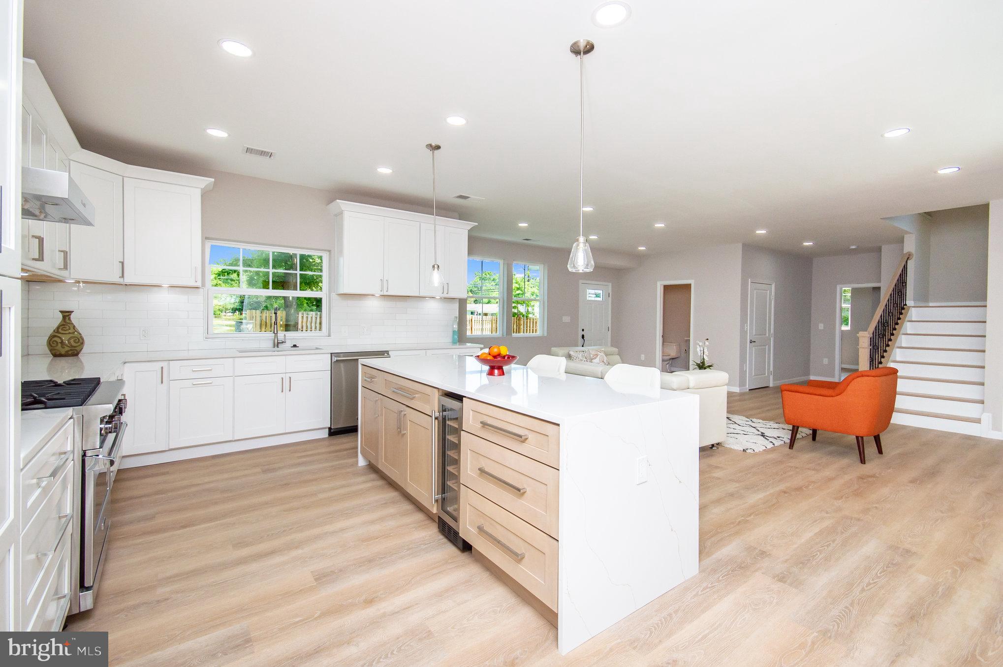 Real estate listing preview #16