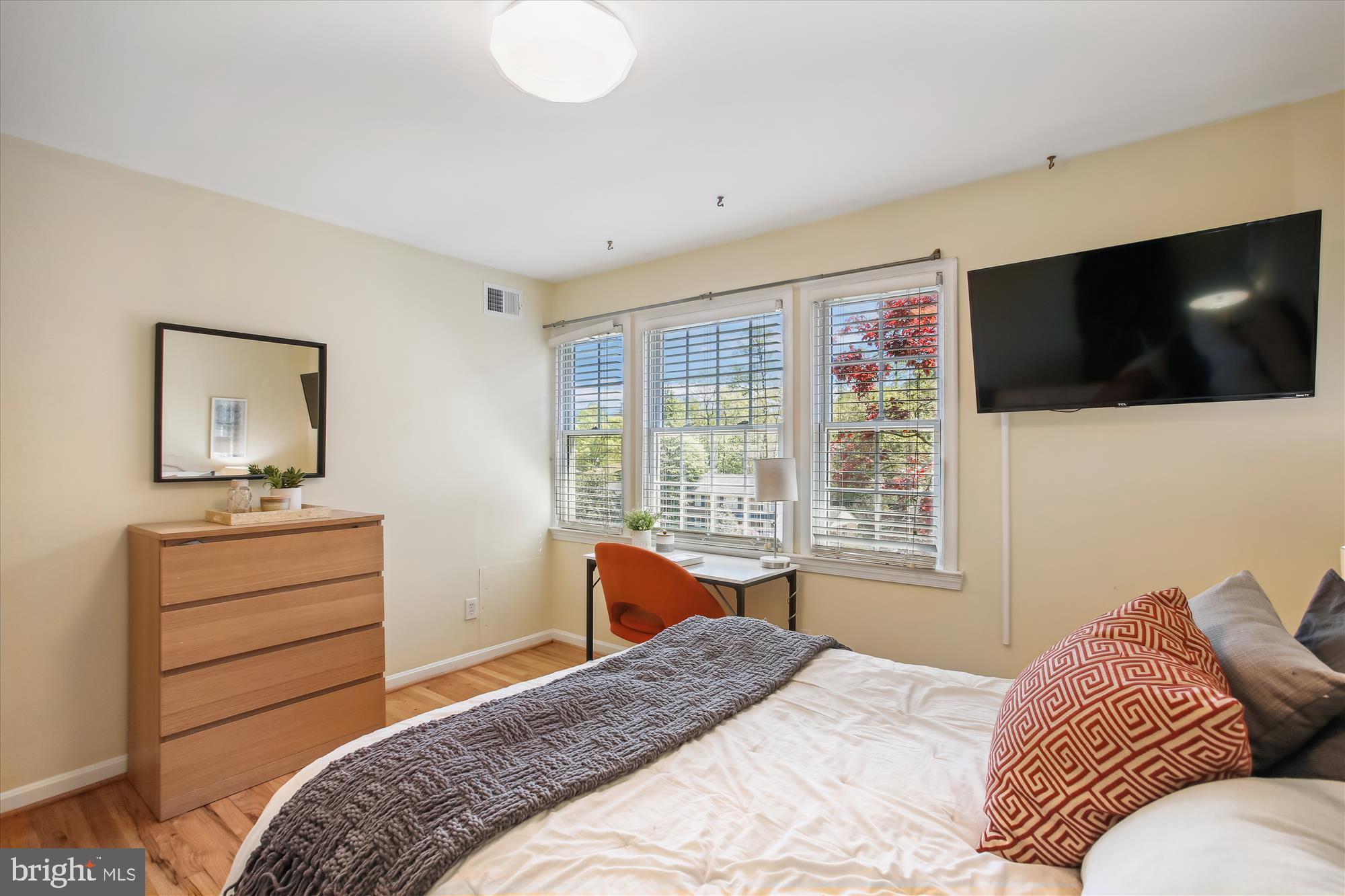 Real estate listing preview #38