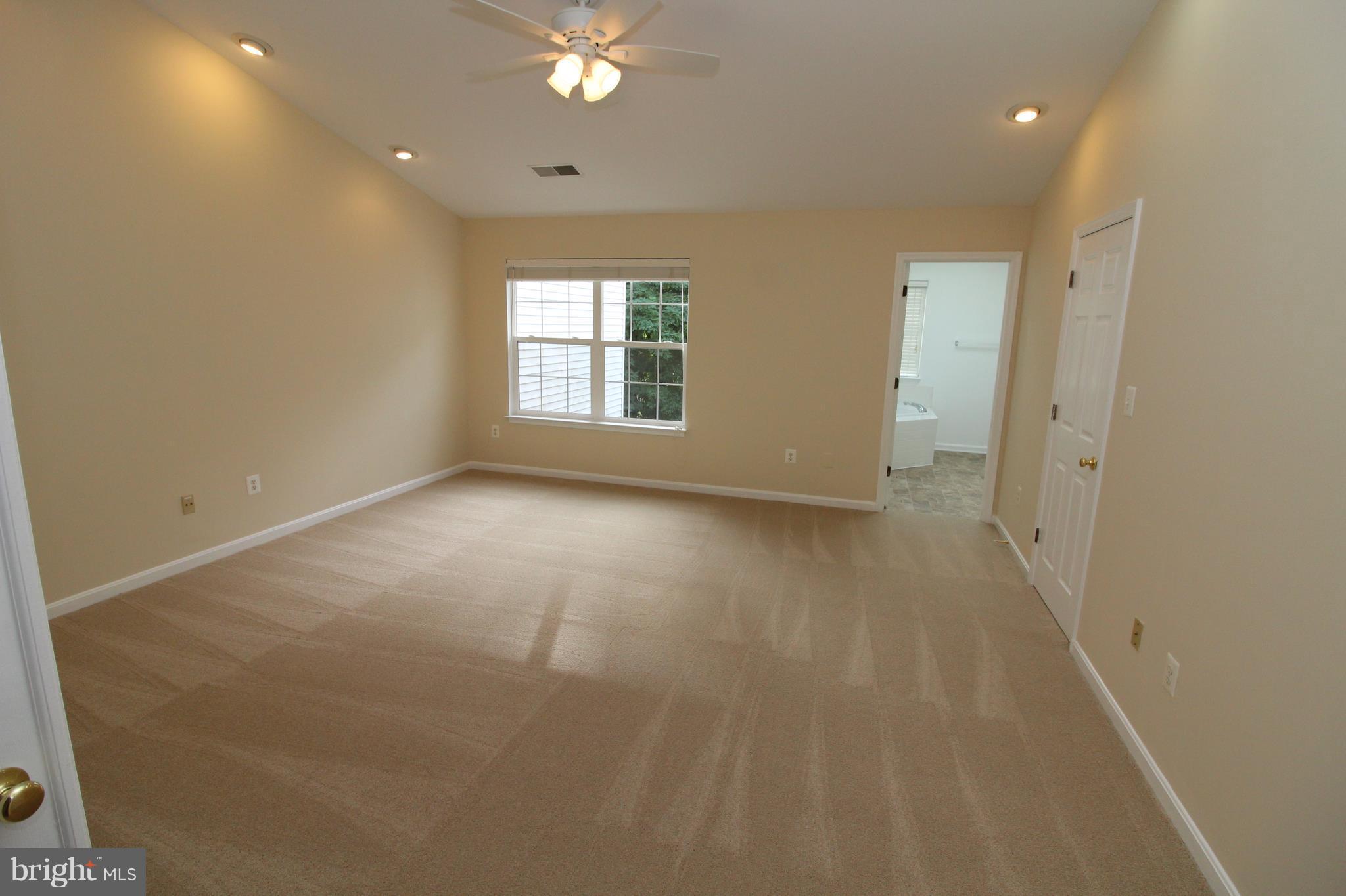 Real estate listing preview #14