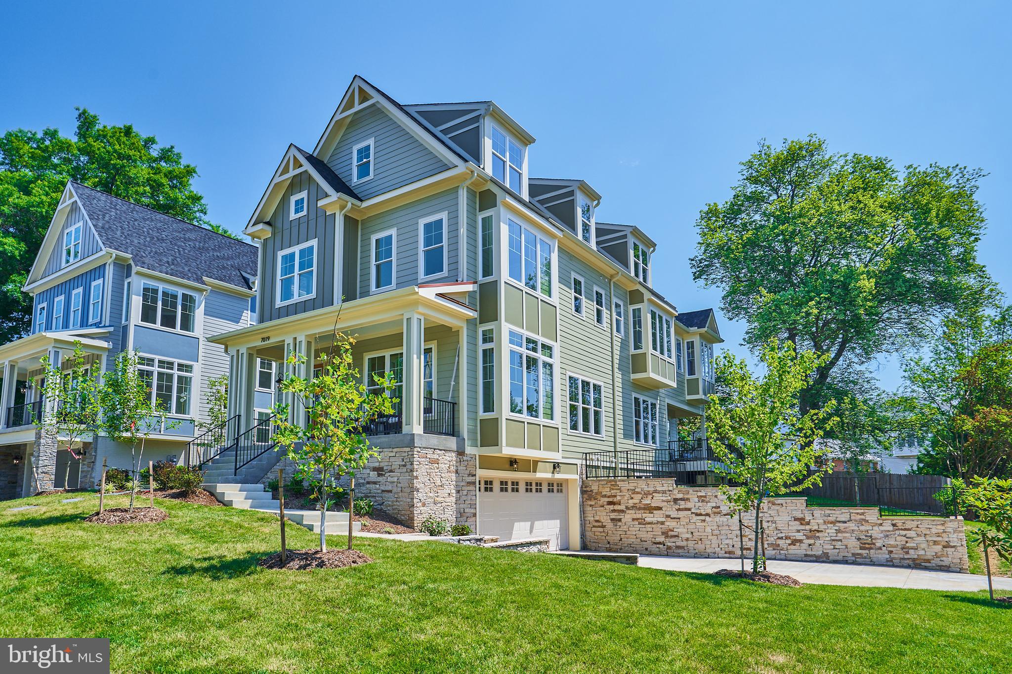 Real estate listing preview #2