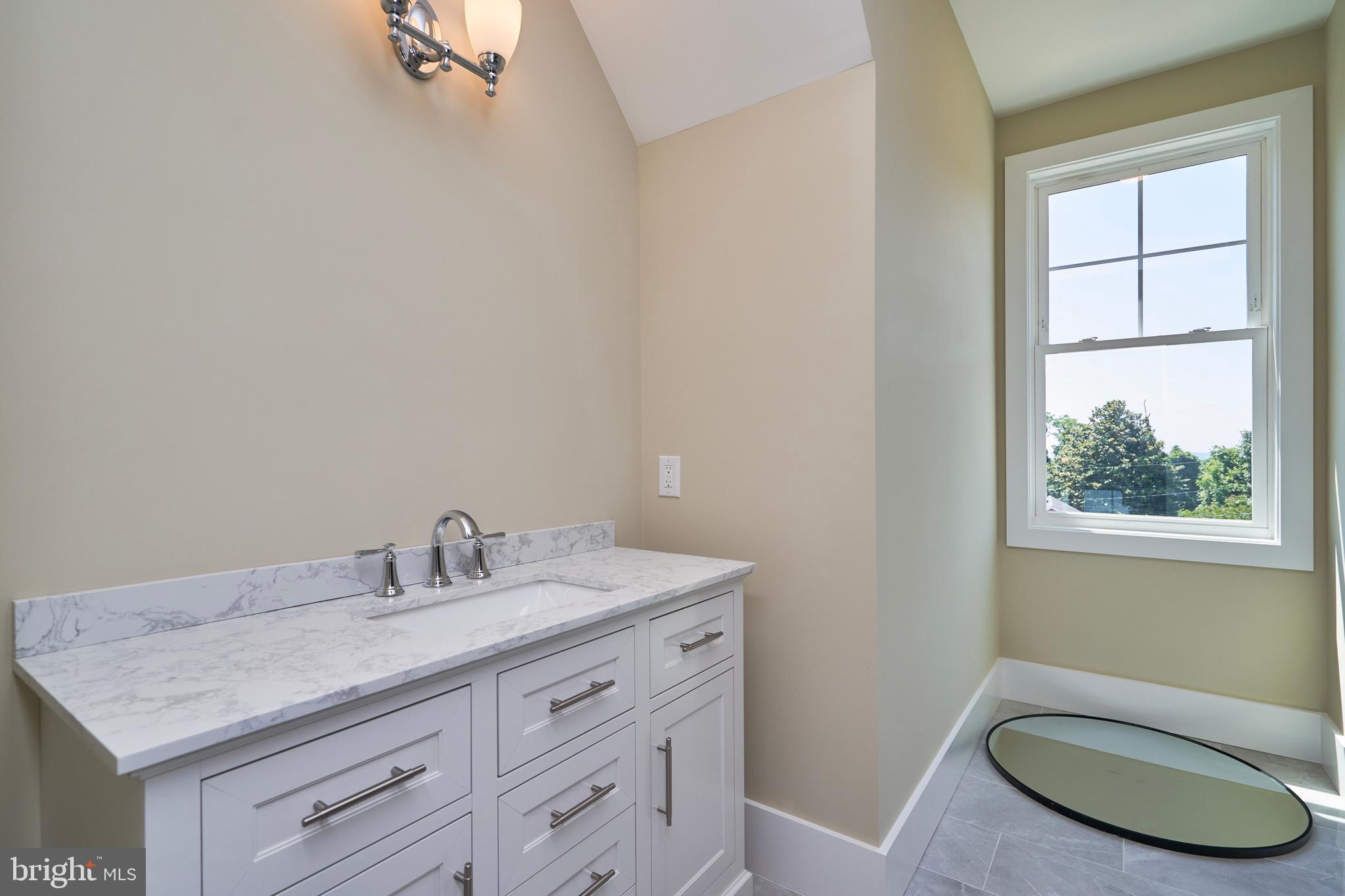 Real estate listing preview #49