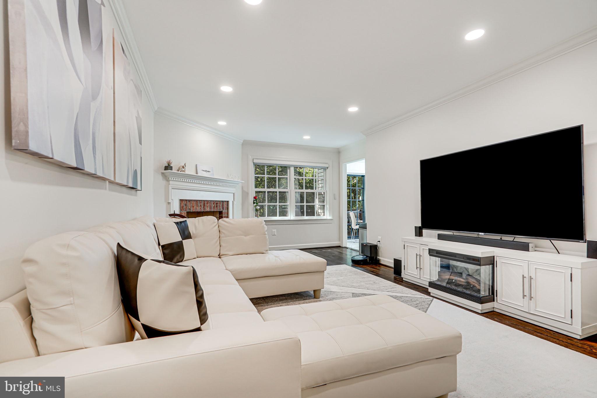 Real estate listing preview #11