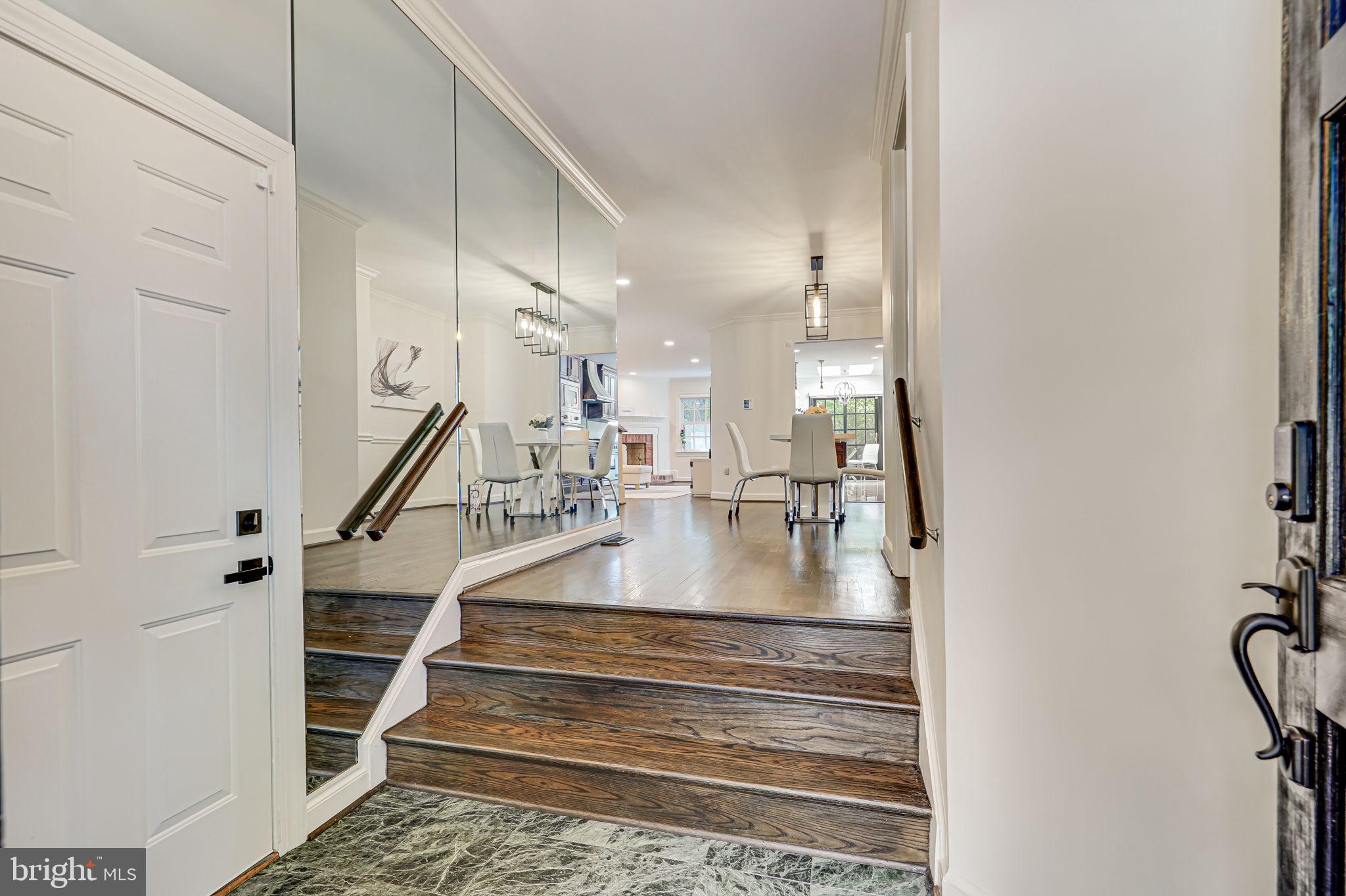 Real estate listing preview #4