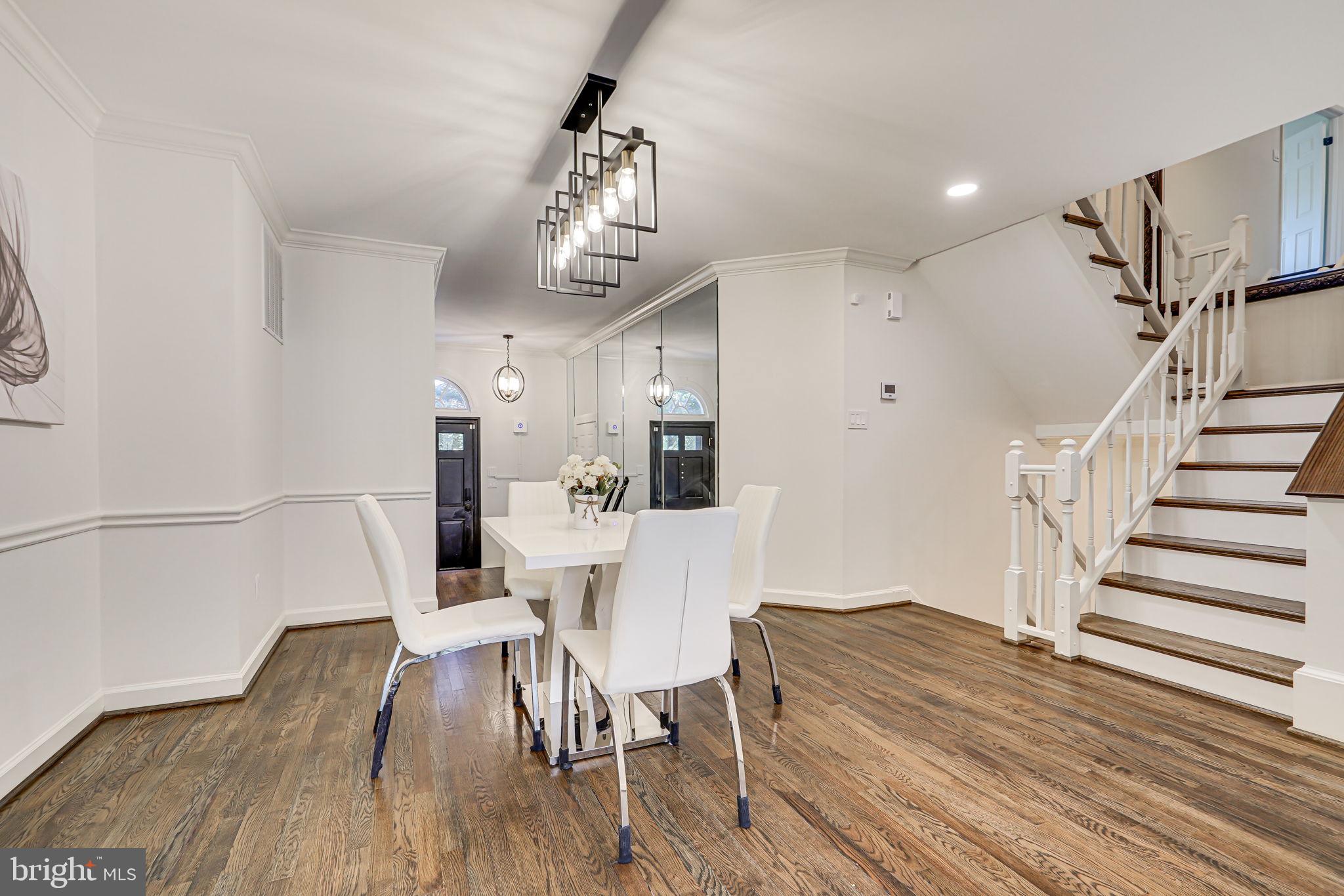 Real estate listing preview #8