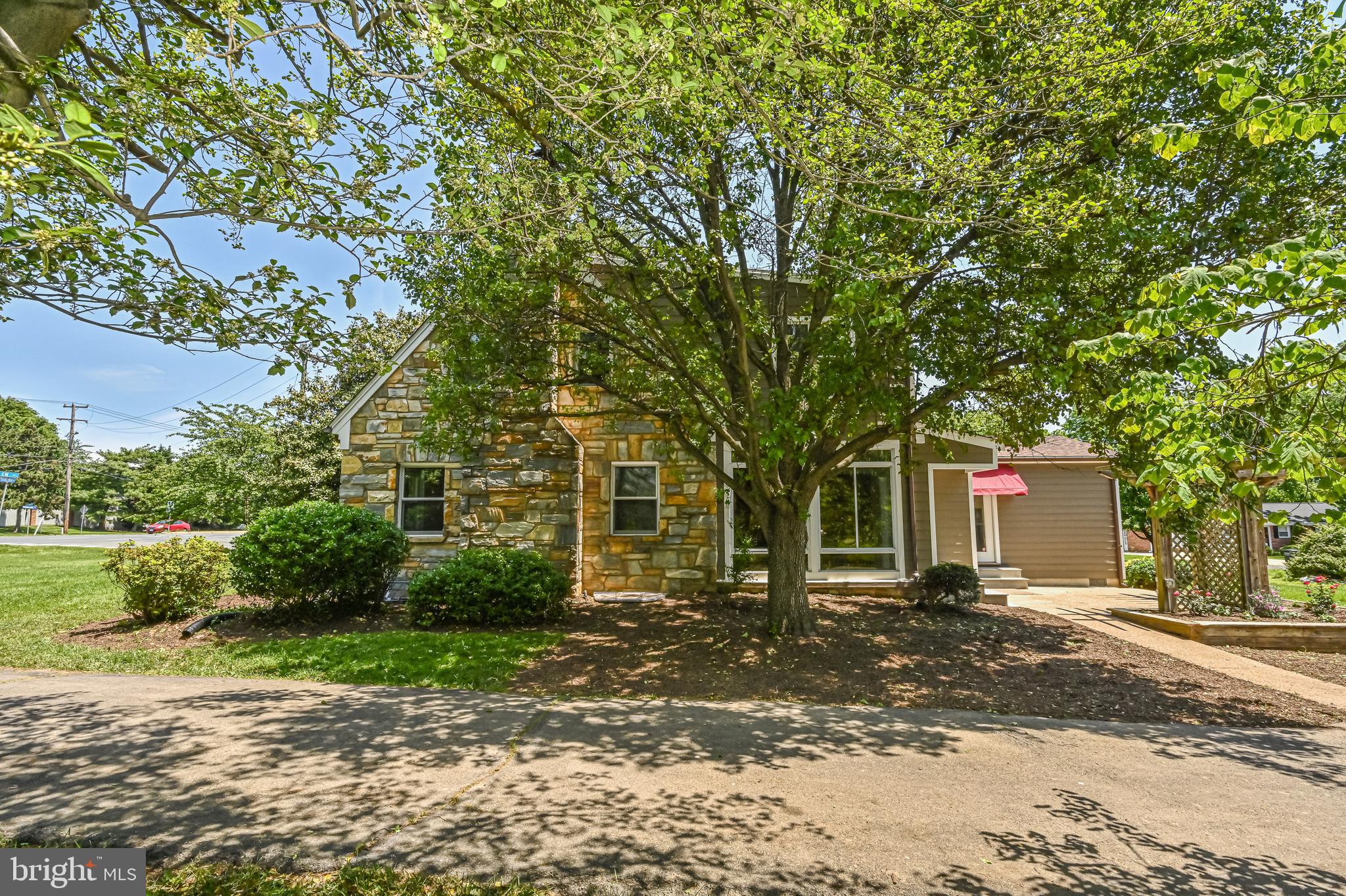 Real estate listing preview #3