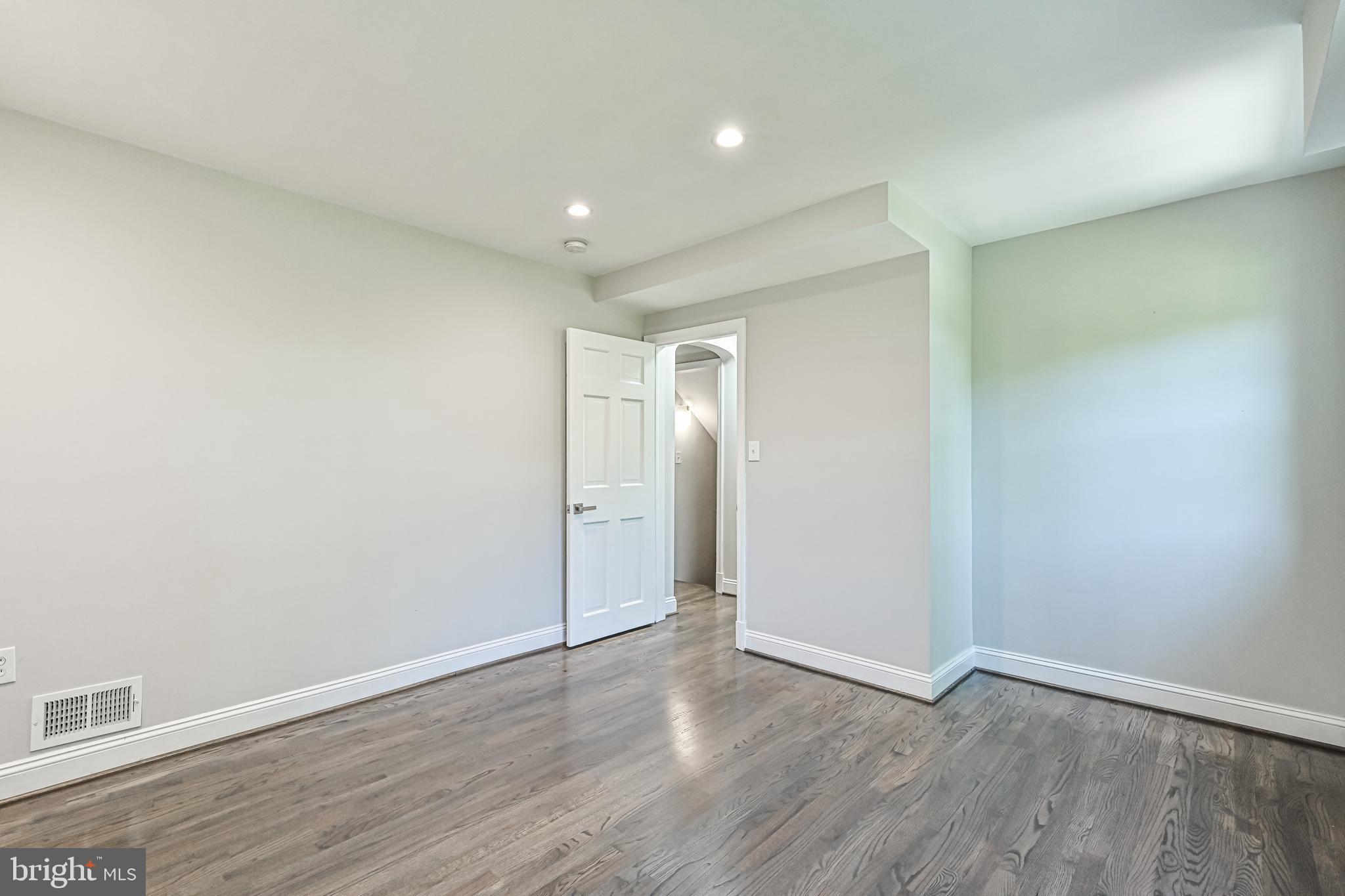 Real estate listing preview #22