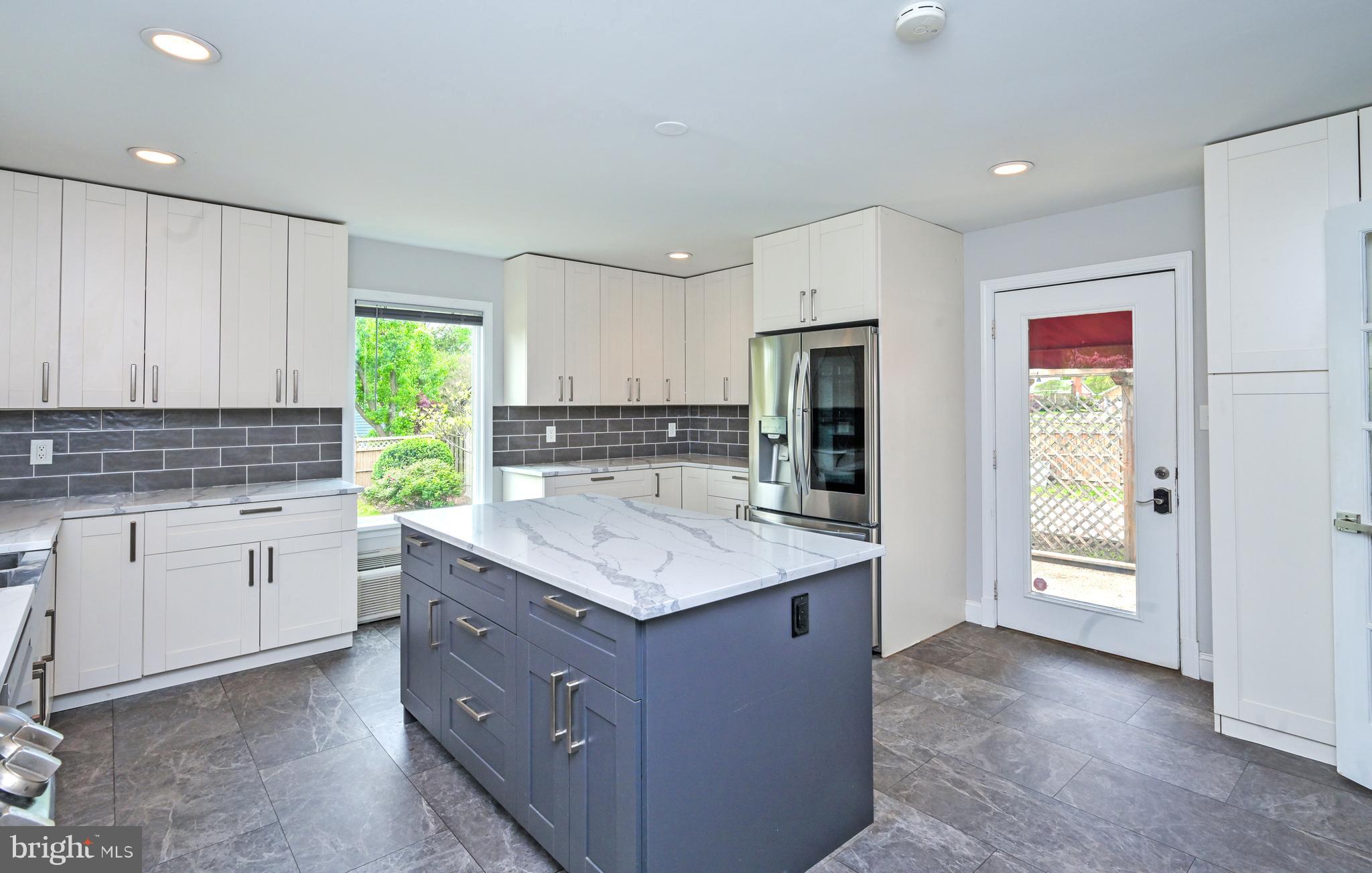 Real estate listing preview #103