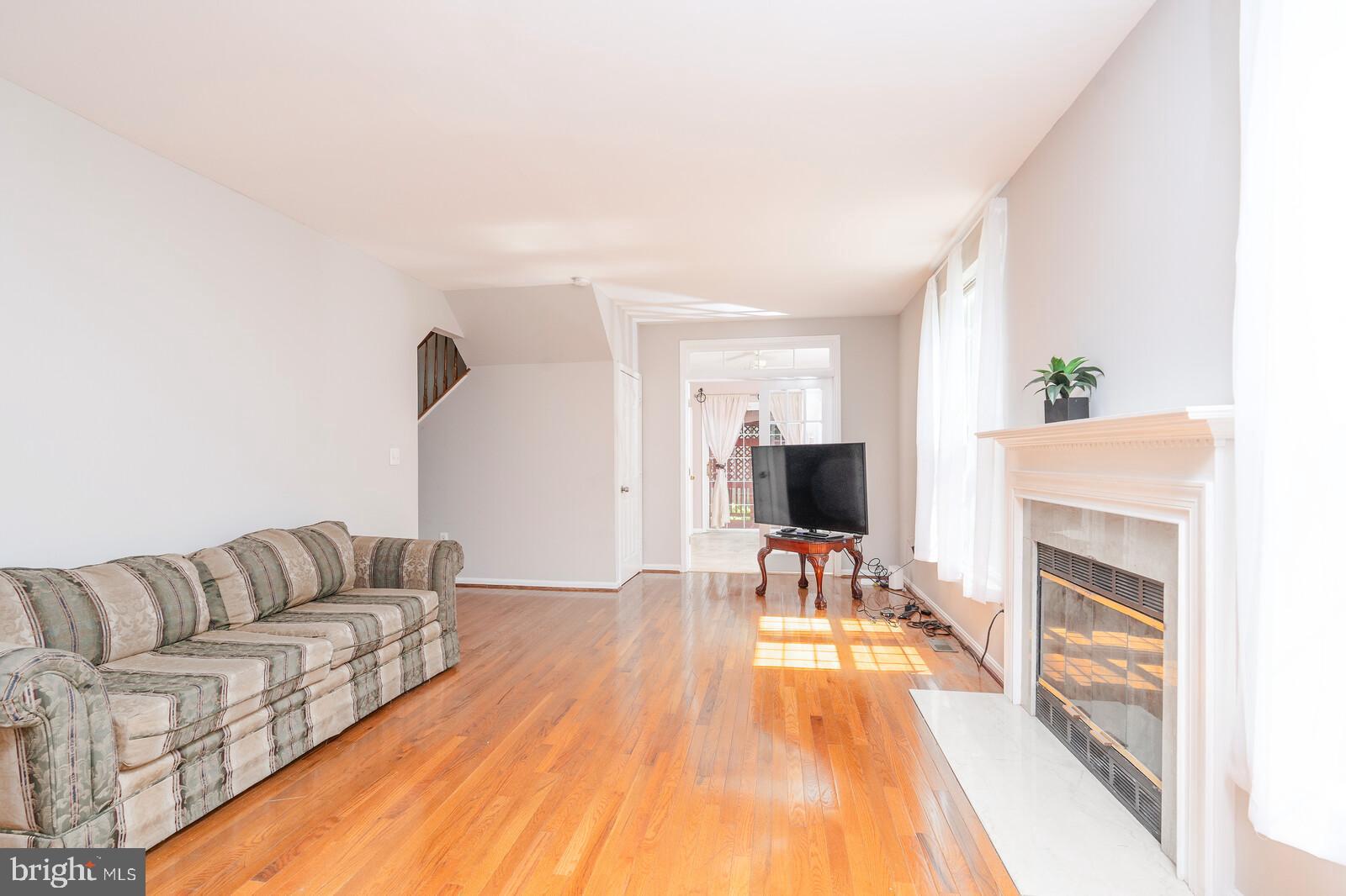 Real estate listing preview #12