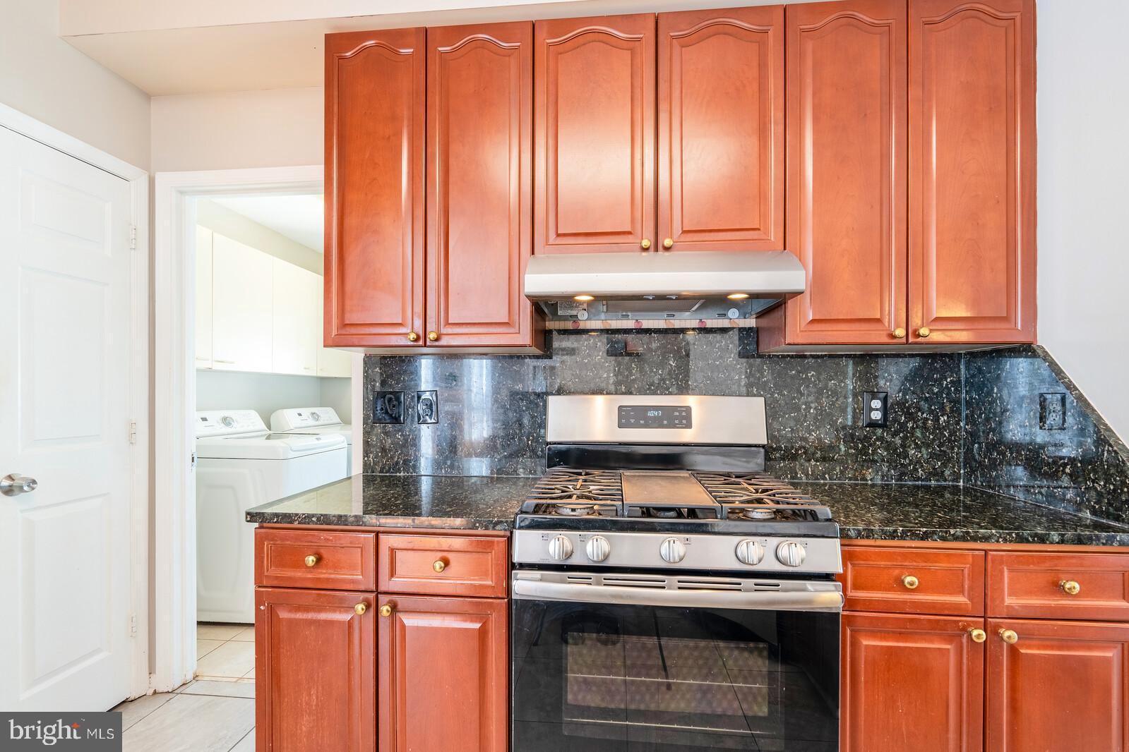 Real estate listing preview #14