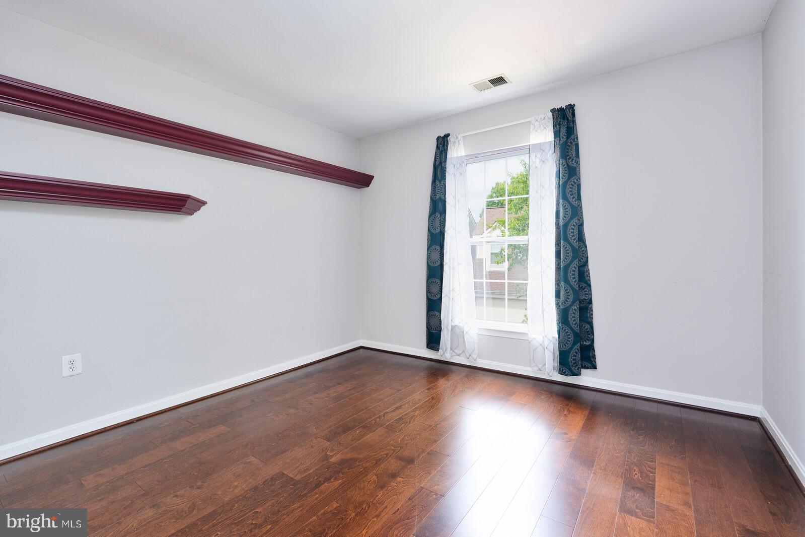 Real estate listing preview #26